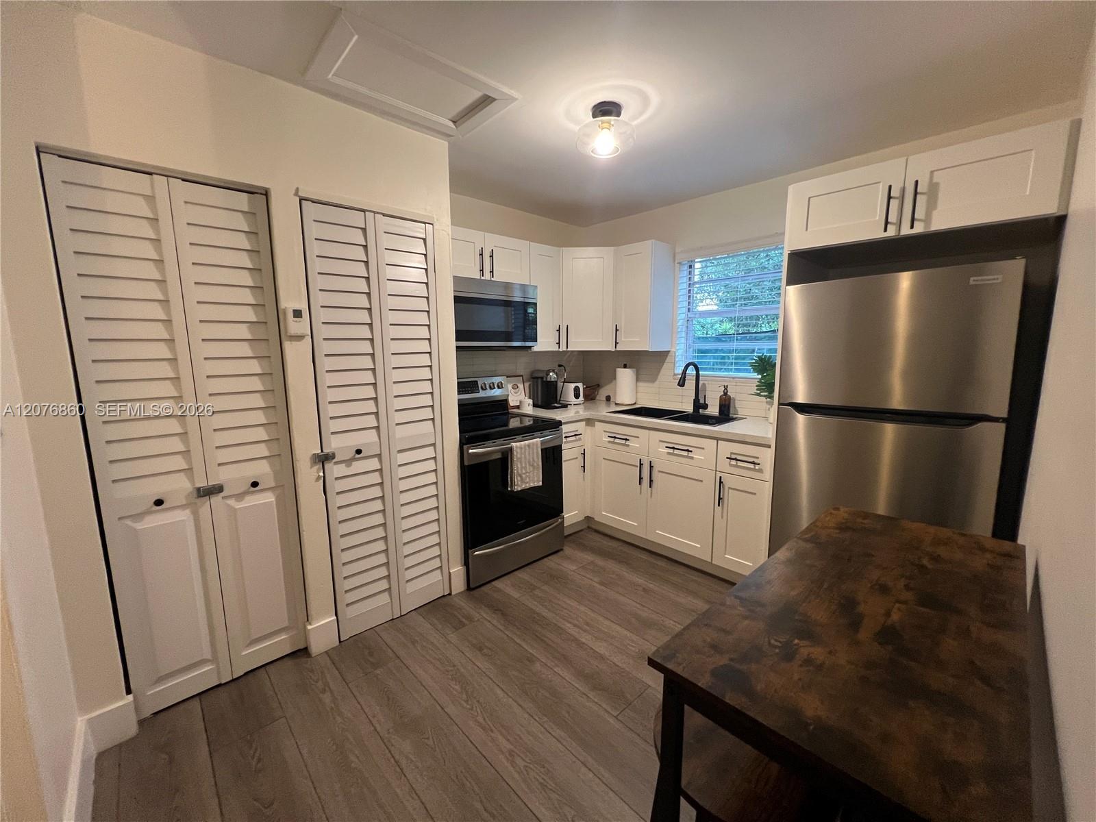 3102 SW 10th St # 3104A — Photo 2