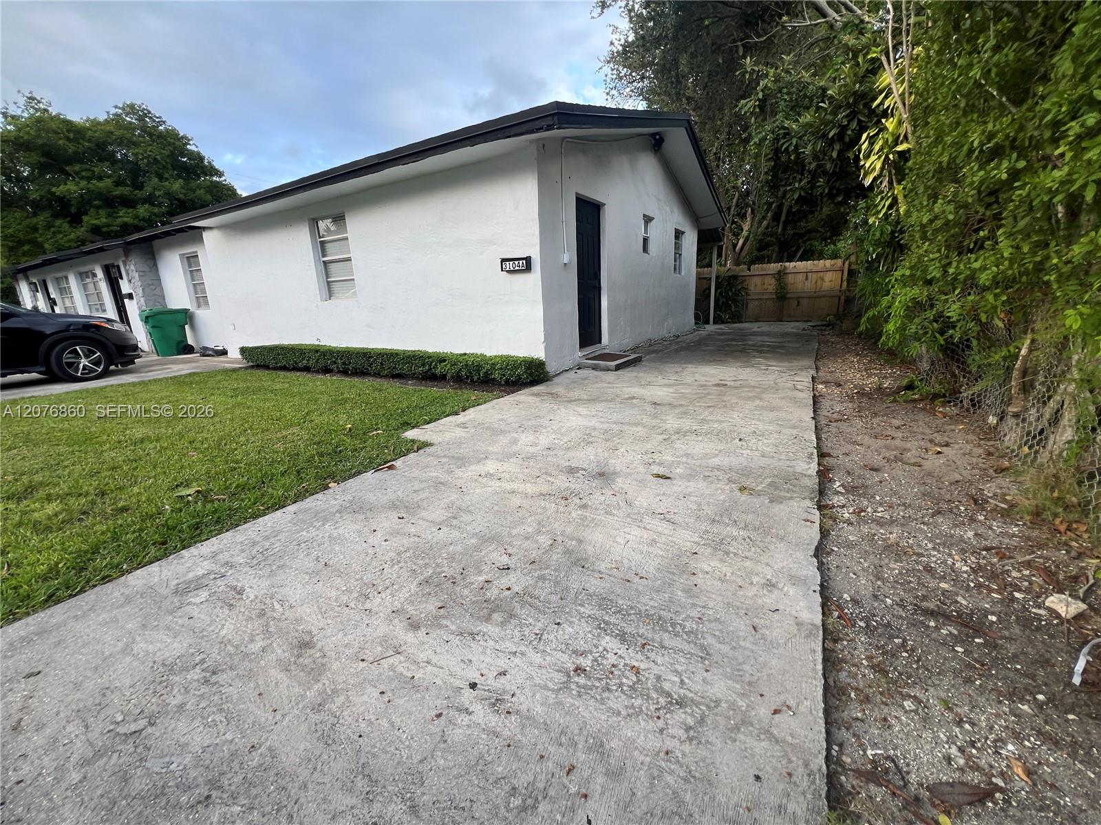 3102 SW 10th St # 3104A — Photo 4
