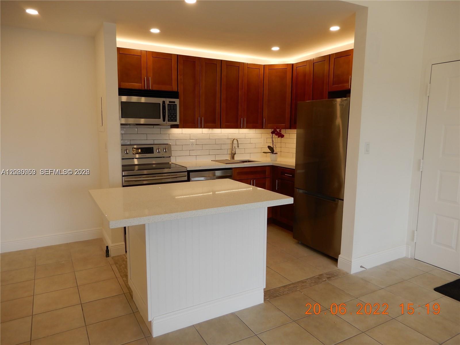 7175 NW 179th St # 307 — Photo 2
