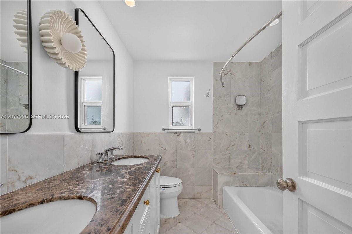 763 NE 75th St — Photo 3