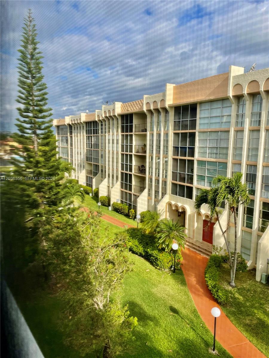 851 Three Islands Blv # 414, Hallandale Beach FL 33009