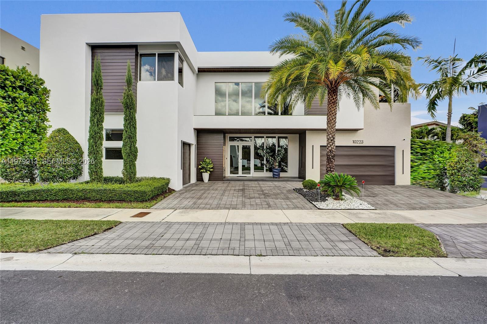 10223 NW 75th Ter, Doral FL 33178