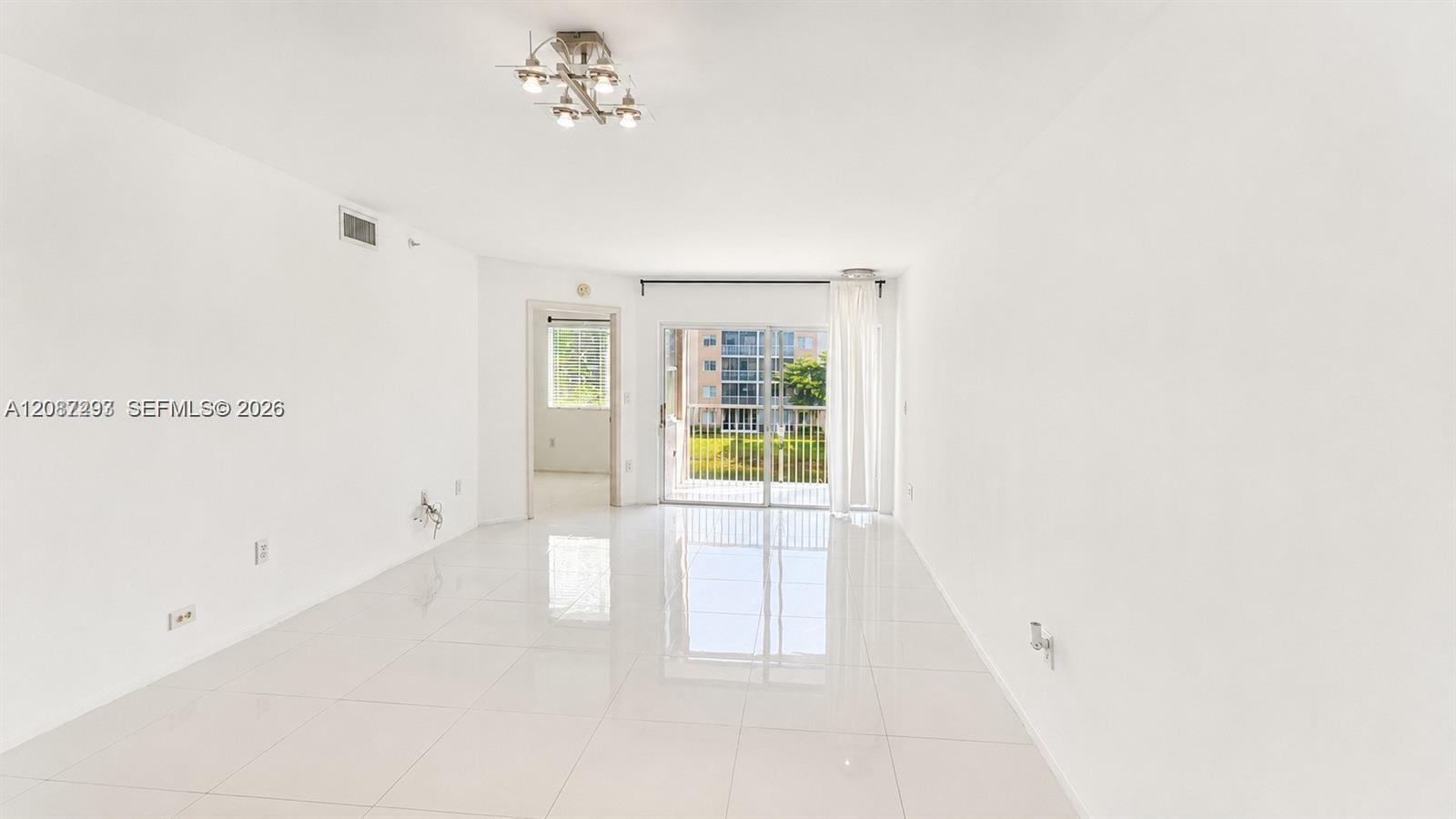 9560 Weldon Cir # J308 — Photo 4