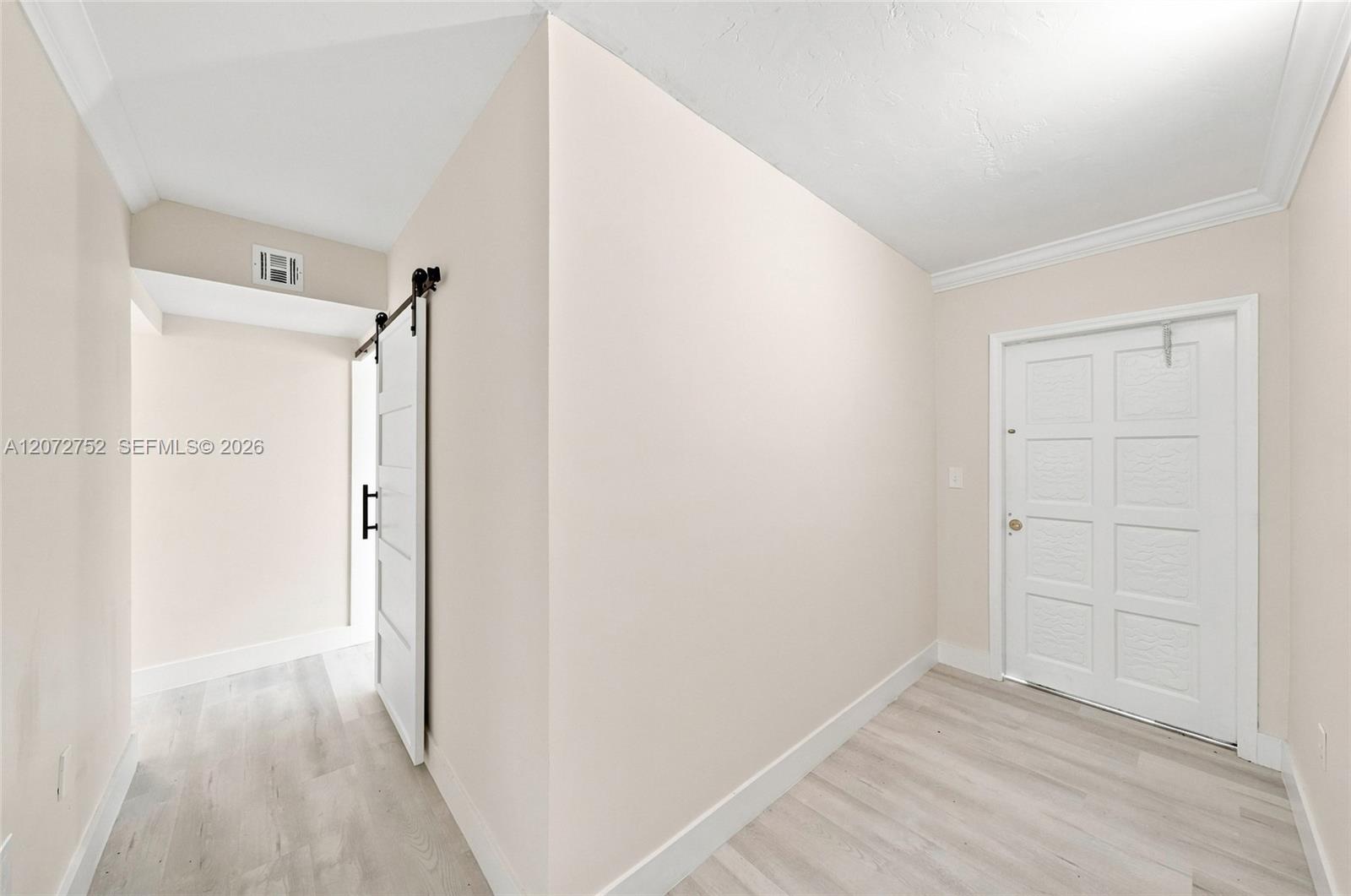 219 NW 10th Ave APT 4 — Photo 3