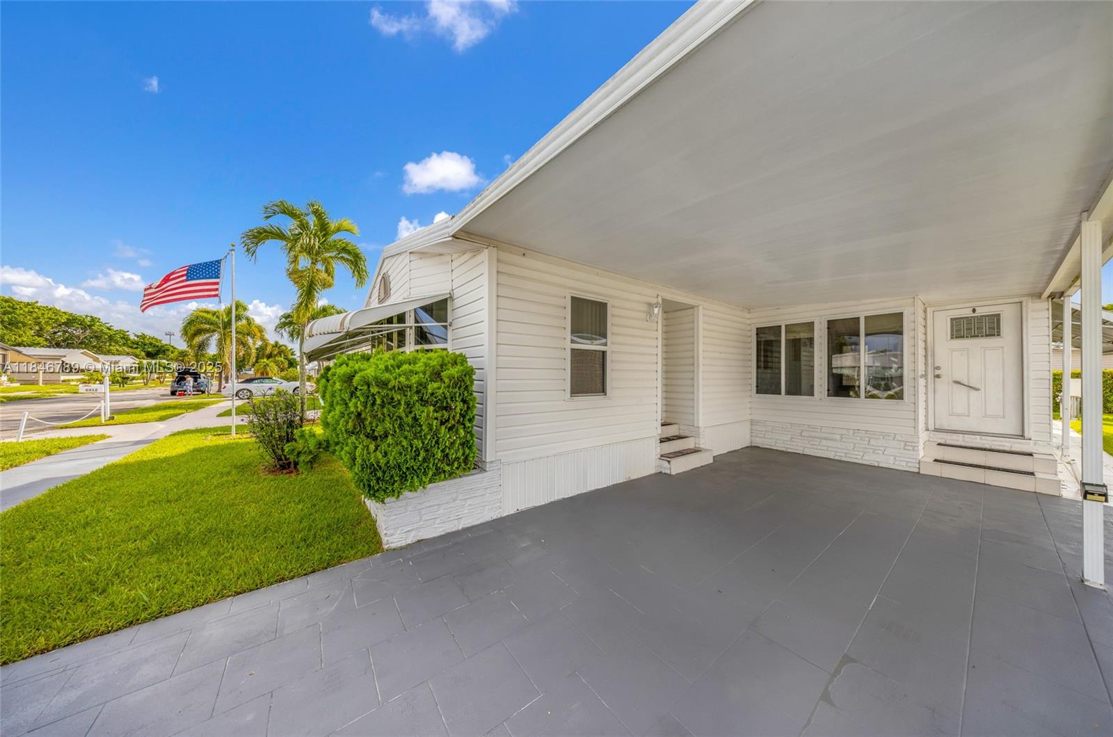 5298 NW 4th Ter, Deerfield Beach FL 33064