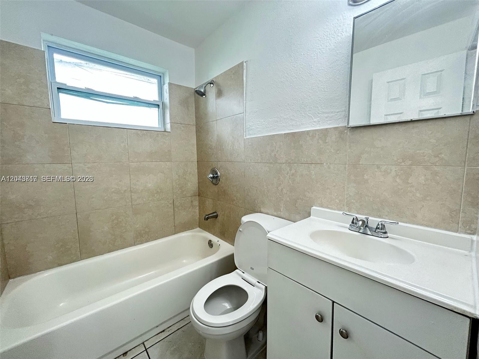 101 NW 13th Ave — Photo 3