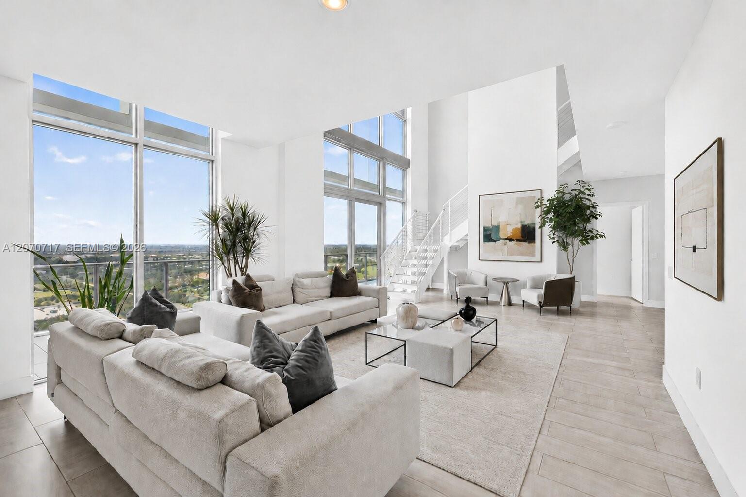 2000 Metropica Way — Photo 2