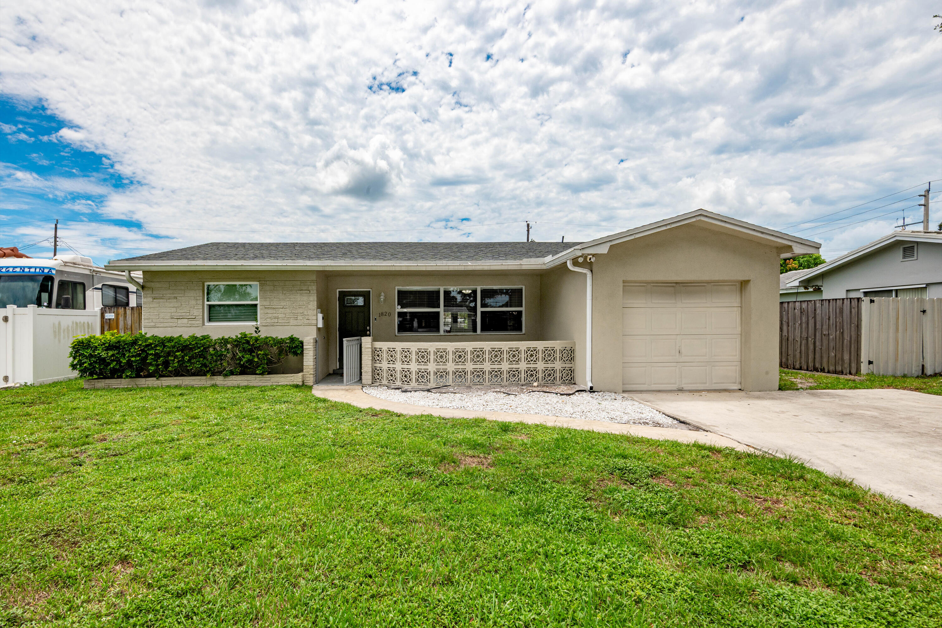 1820 N 46TH Avenue, Hollywood FL 33021