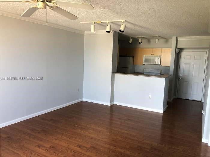 1919 van buren # 619a, Hollywood FL 33020