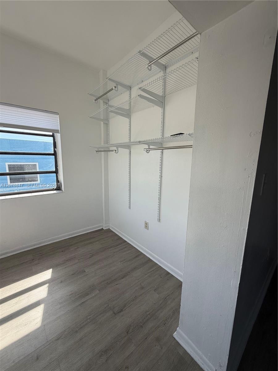 1560 SW 5th St # 5 — Photo 2