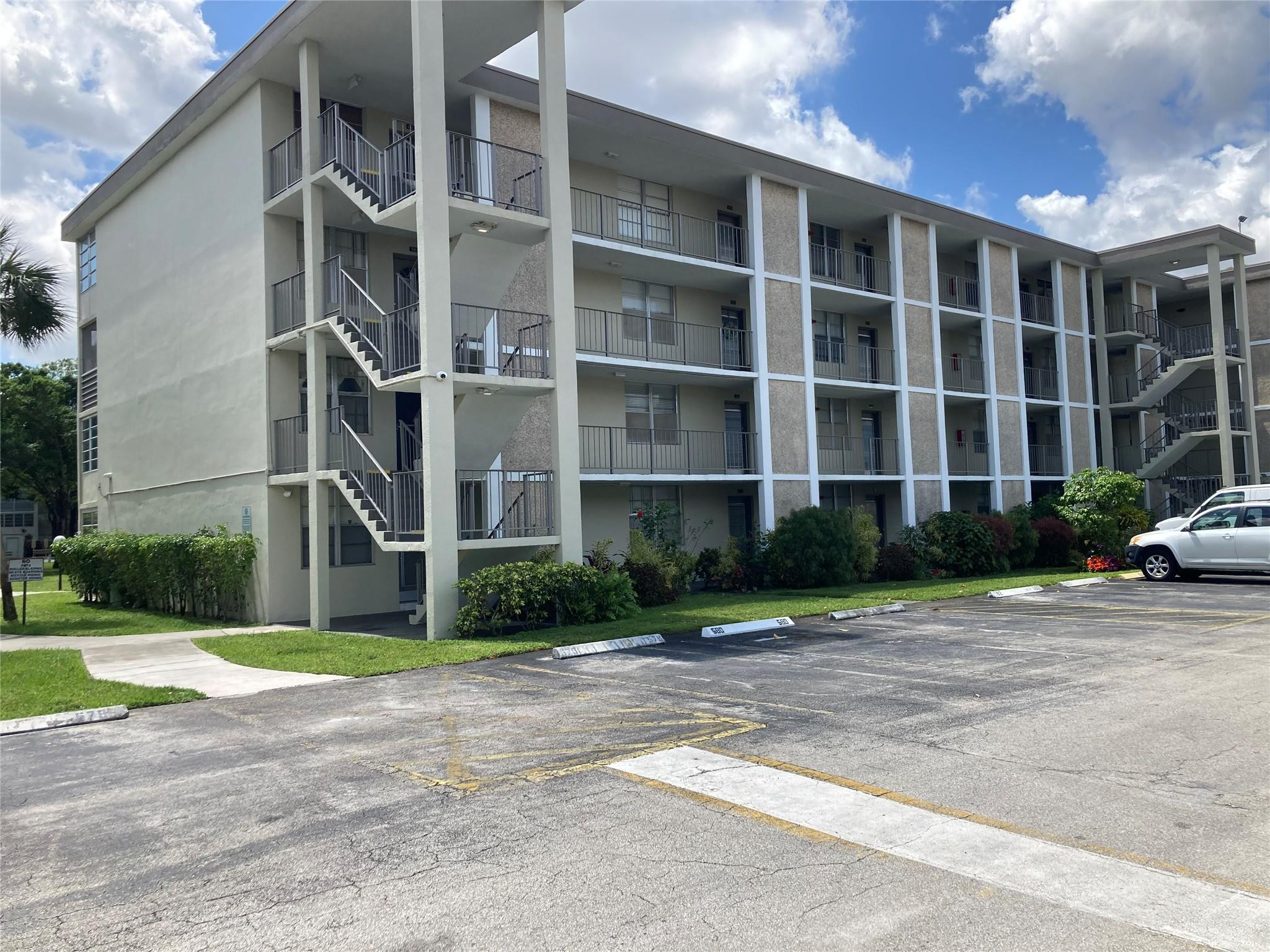 2998 NW 48th Terrace # 332, Lauderdale Lakes FL 33313
