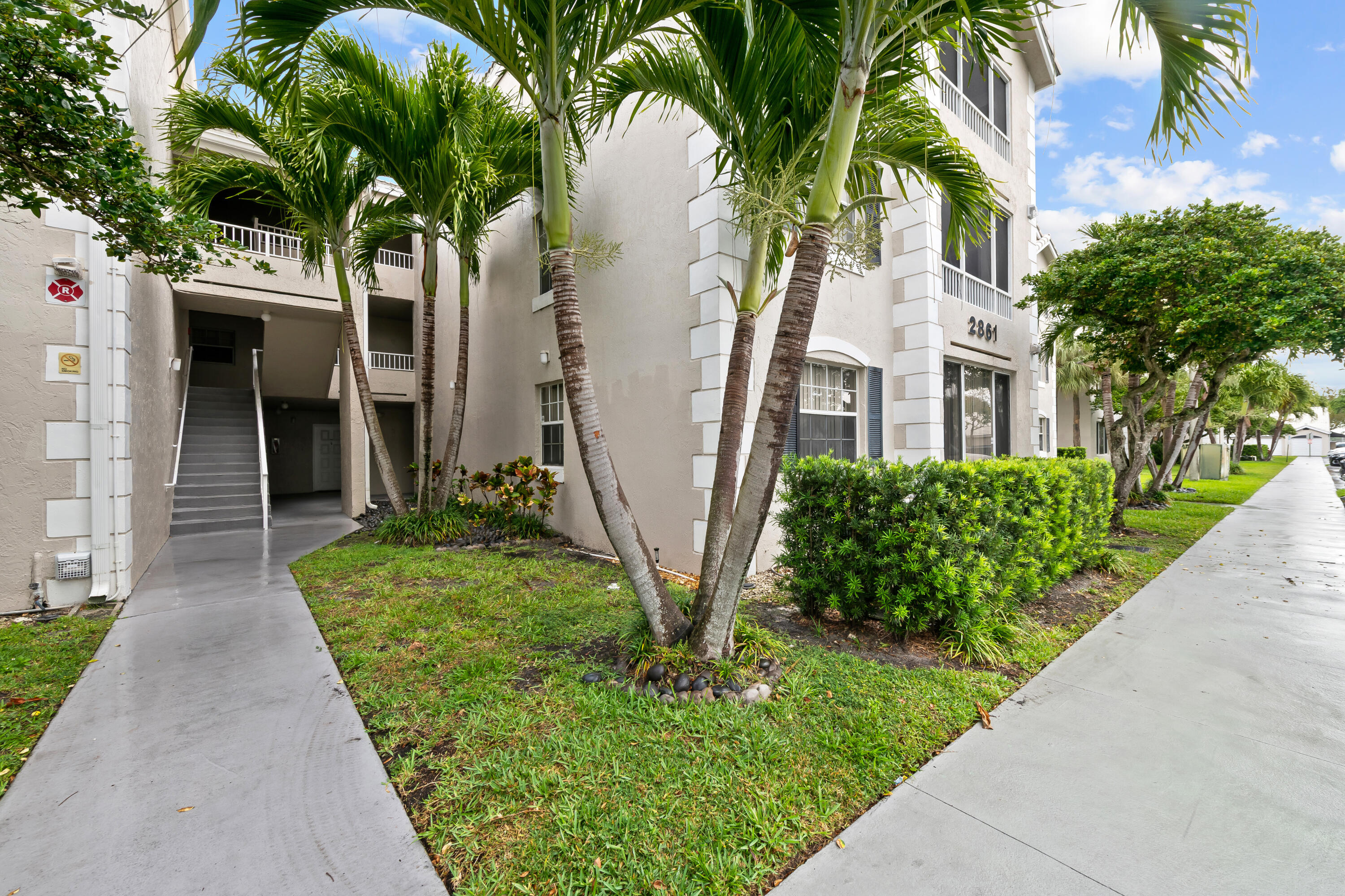 2861 N Oakland Forest Drive # 202, Oakland Park FL 33309