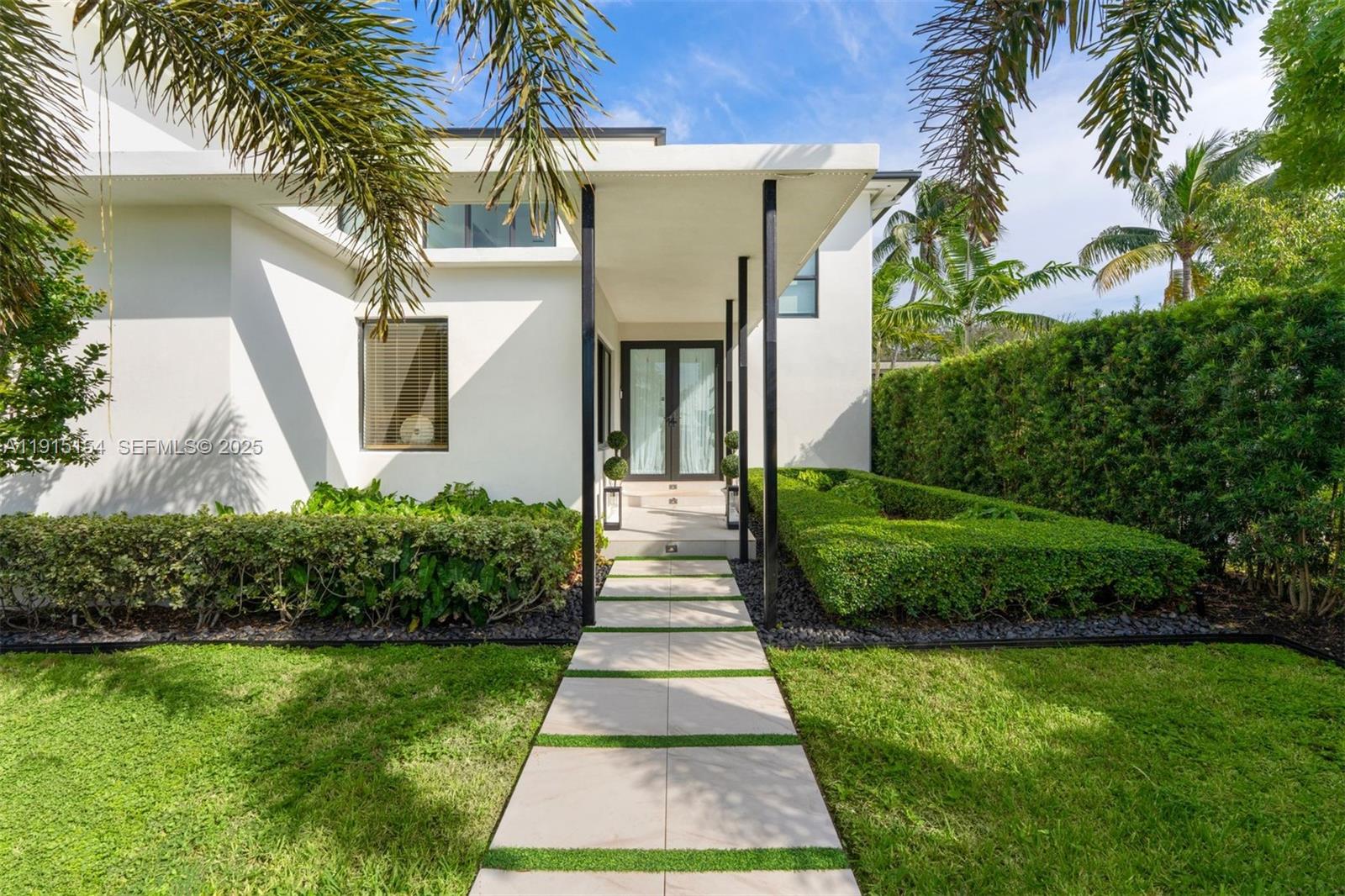 795 Lakeview Dr — Photo 4
