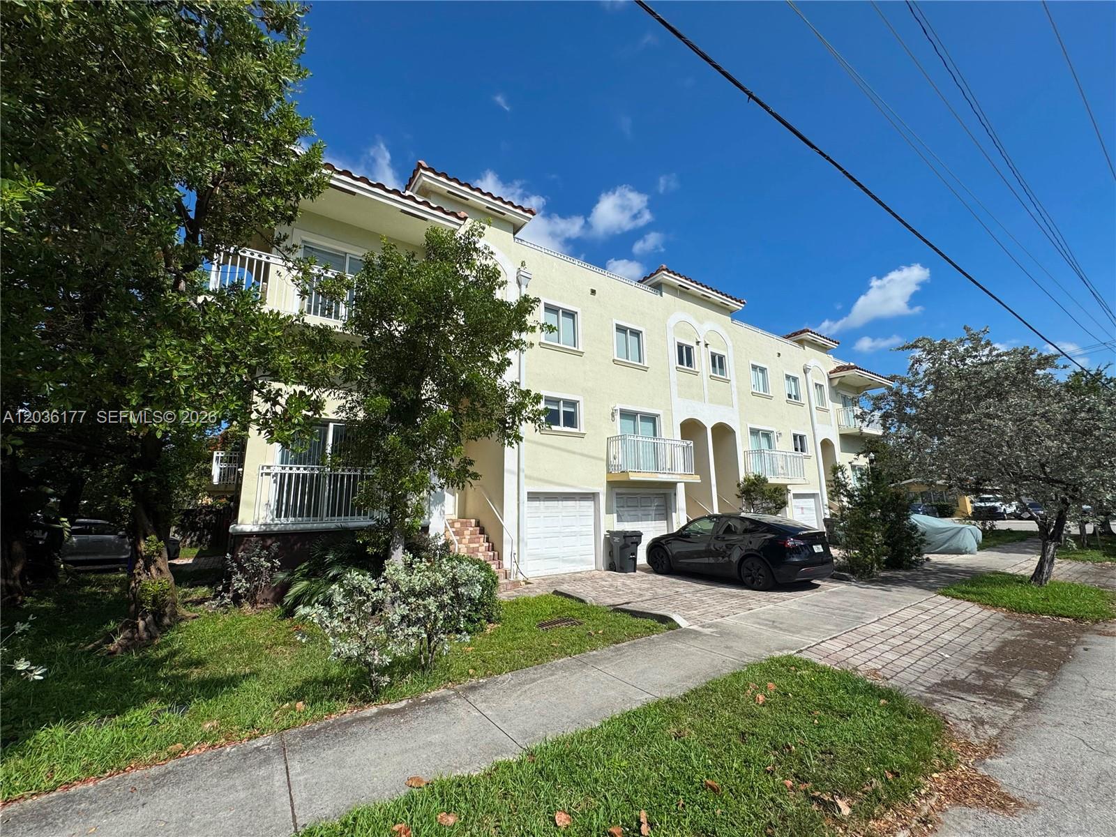 820 N 17th Ave, Hollywood FL 33020