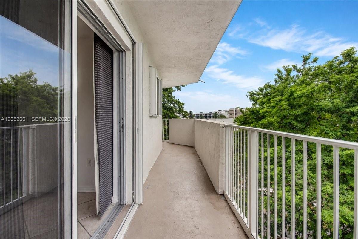 1975 Normandy Dr # 303 — Photo 4