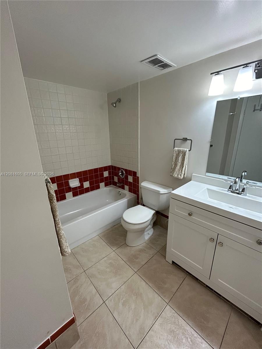 9733 Westview Dr # 1321 — Photo 5