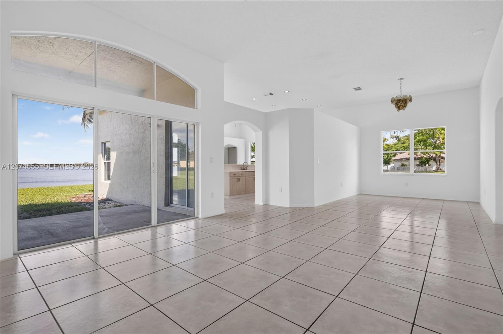 2342 NW 184th Ter — Photo 4