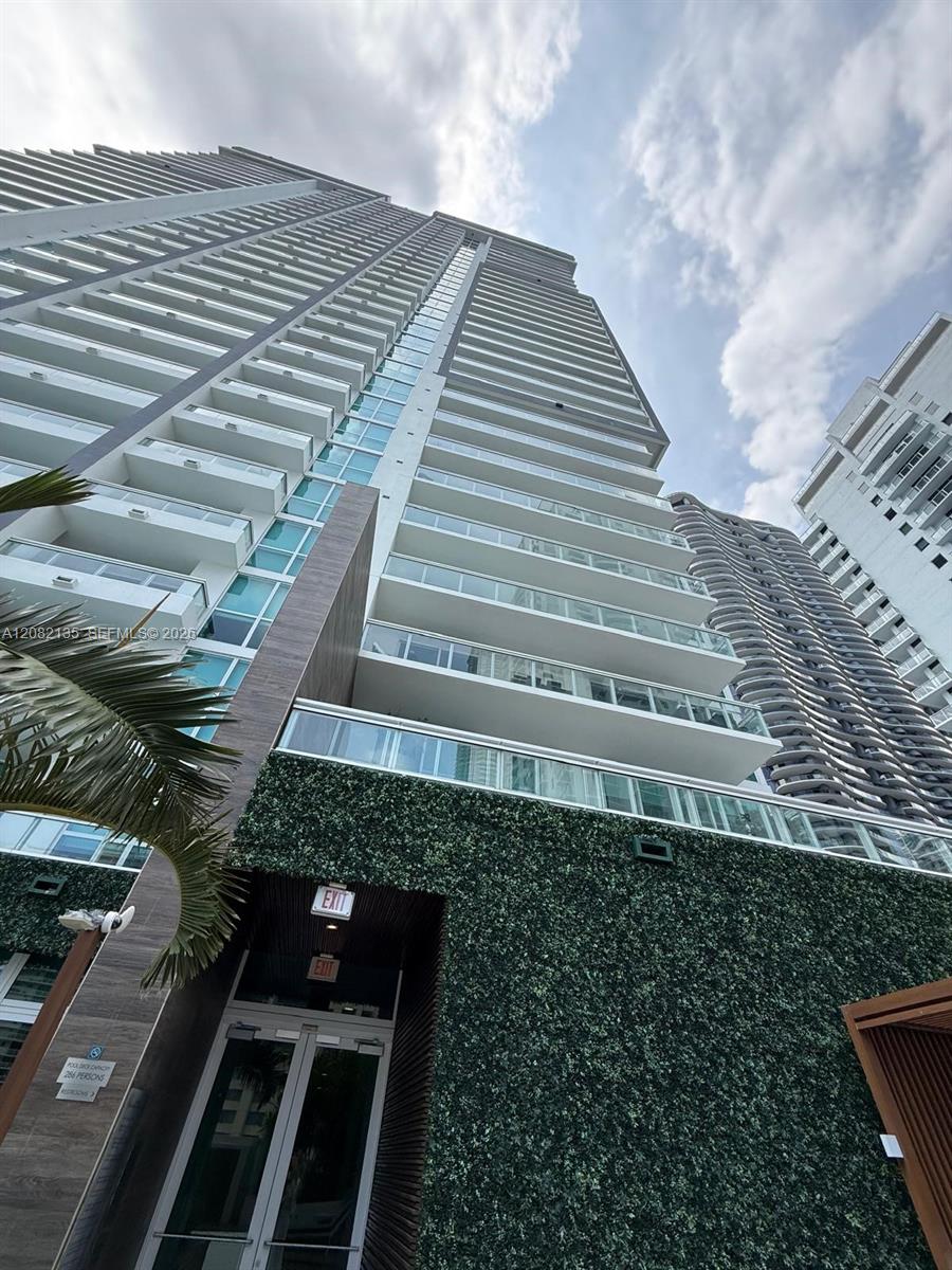 1080 Brickell Ave # 913 — Photo 4
