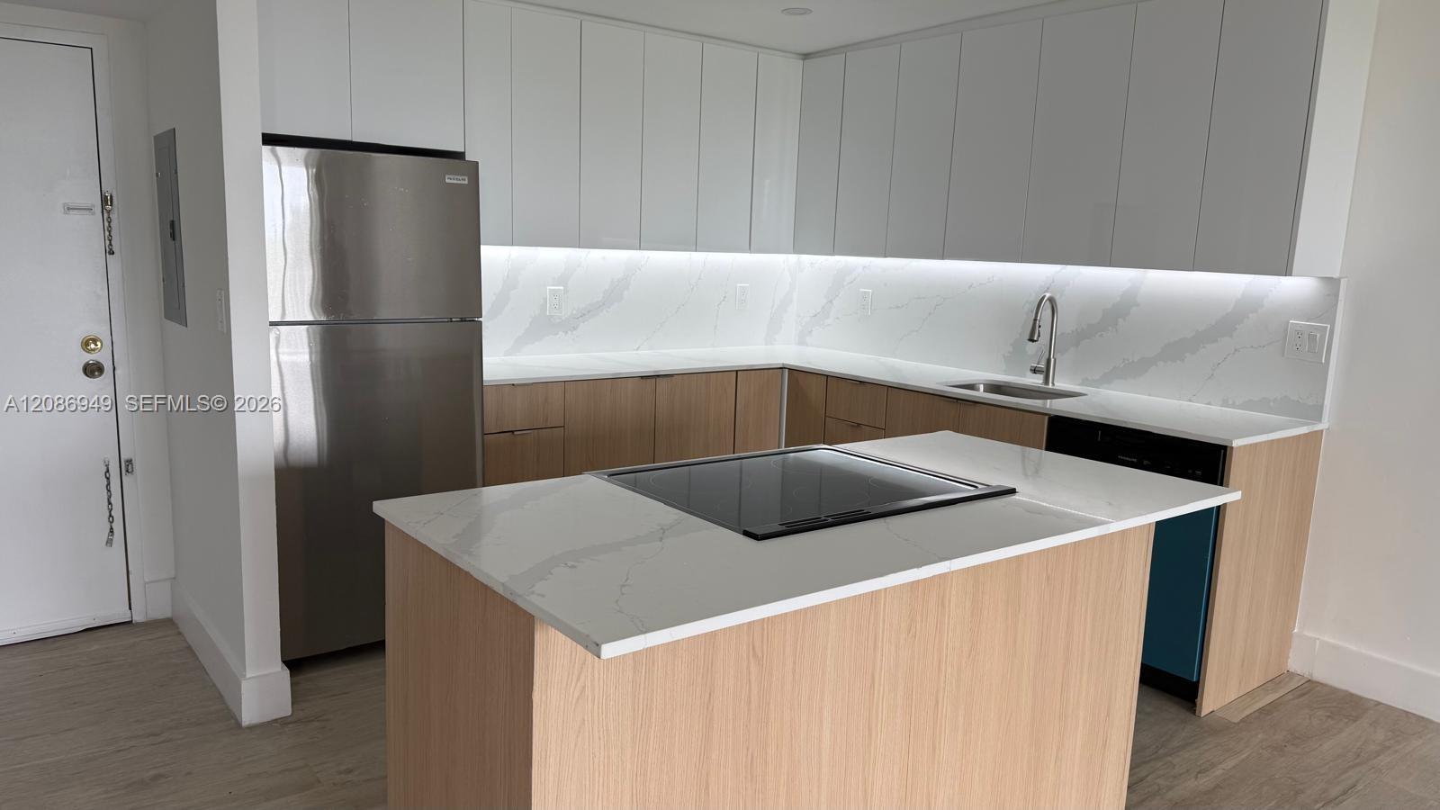 16740 NE 9th Ave # 409 — Photo 3