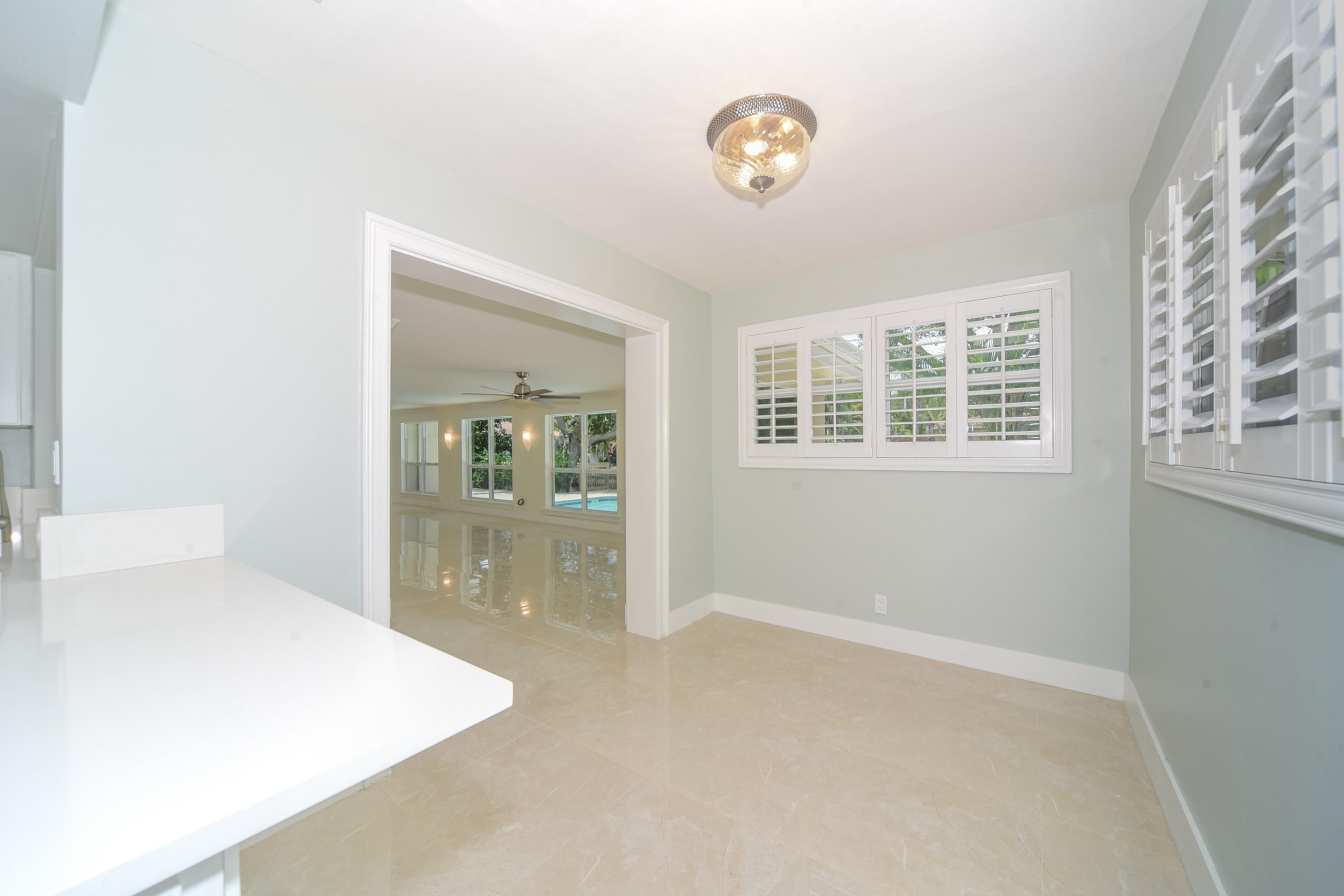 709 W Royal Palm Road — Photo 5
