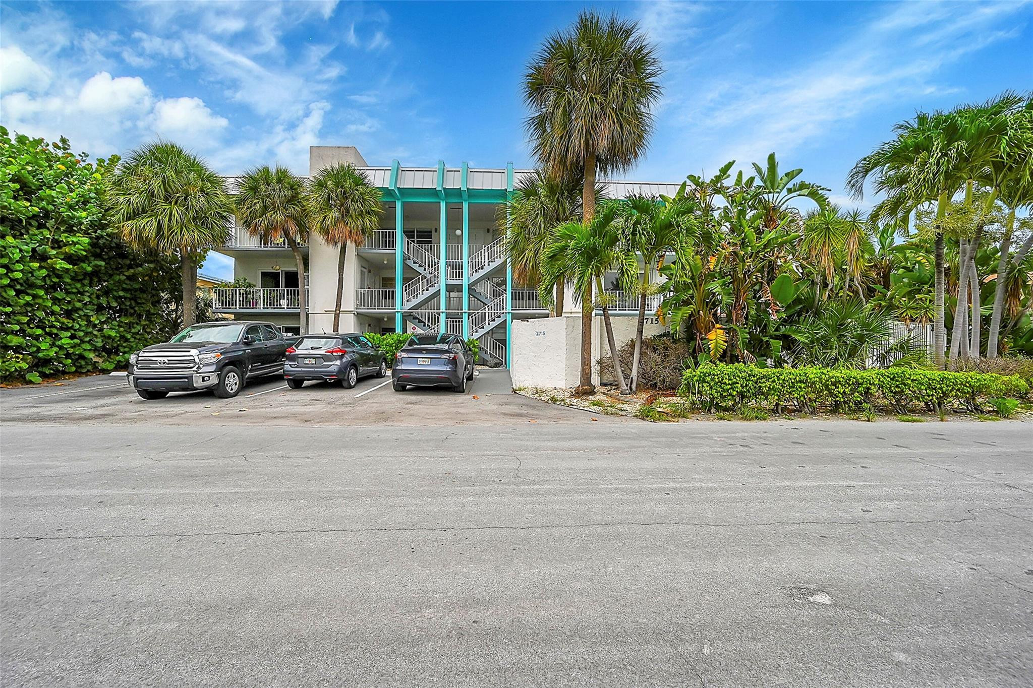 2715 NE 49th Street, Fort Lauderdale FL 33308