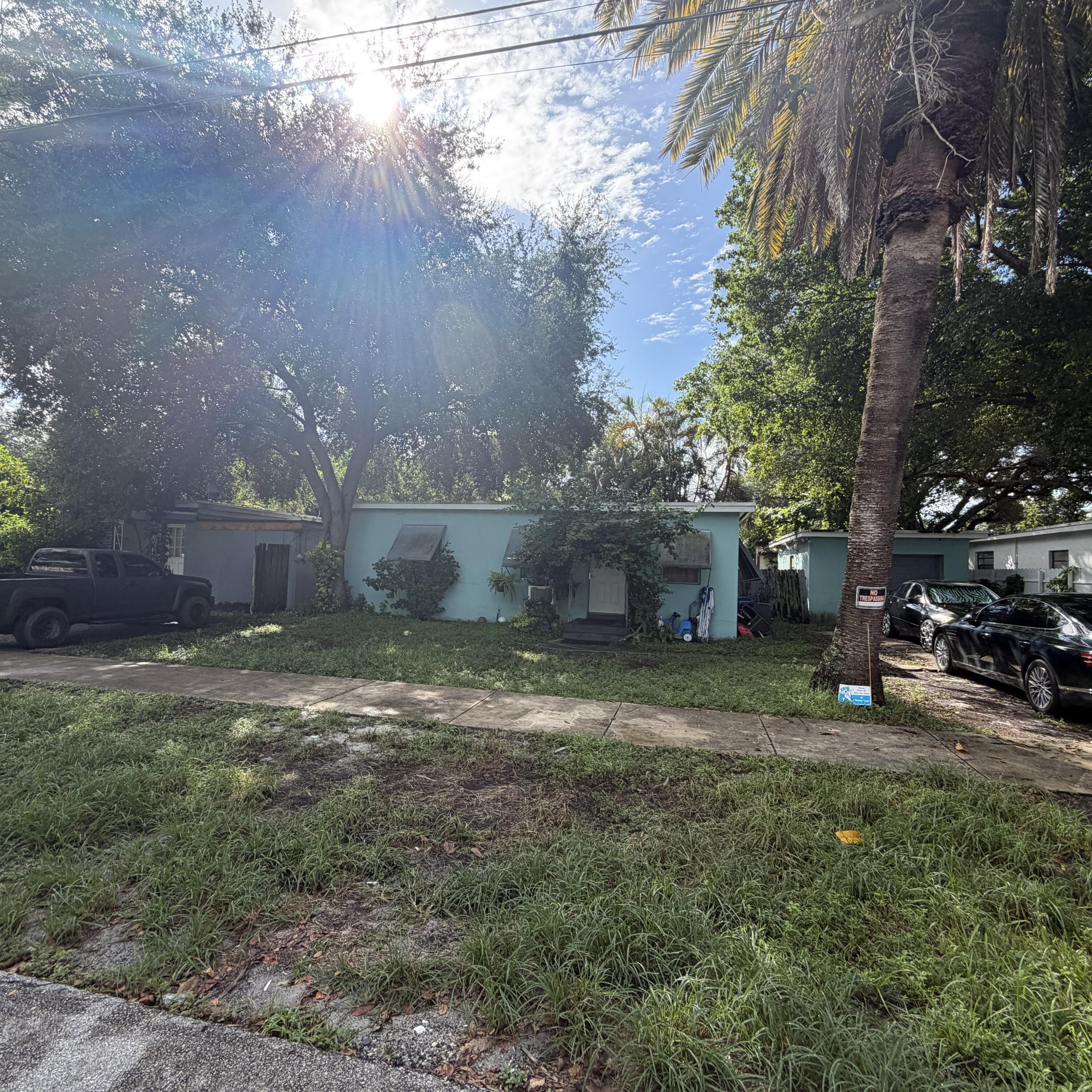 606 COLUMBUS Parkway — Photo 2