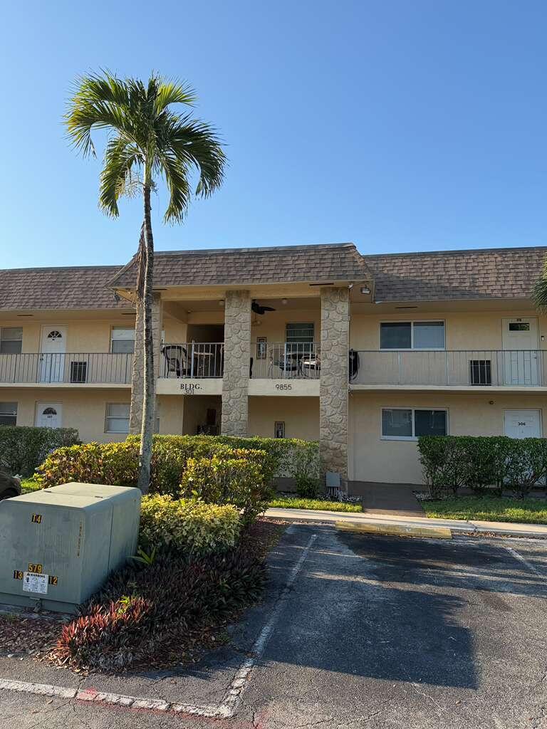 9855 Sandalfoot Boulevard Apt 317, Boca Raton FL 33428