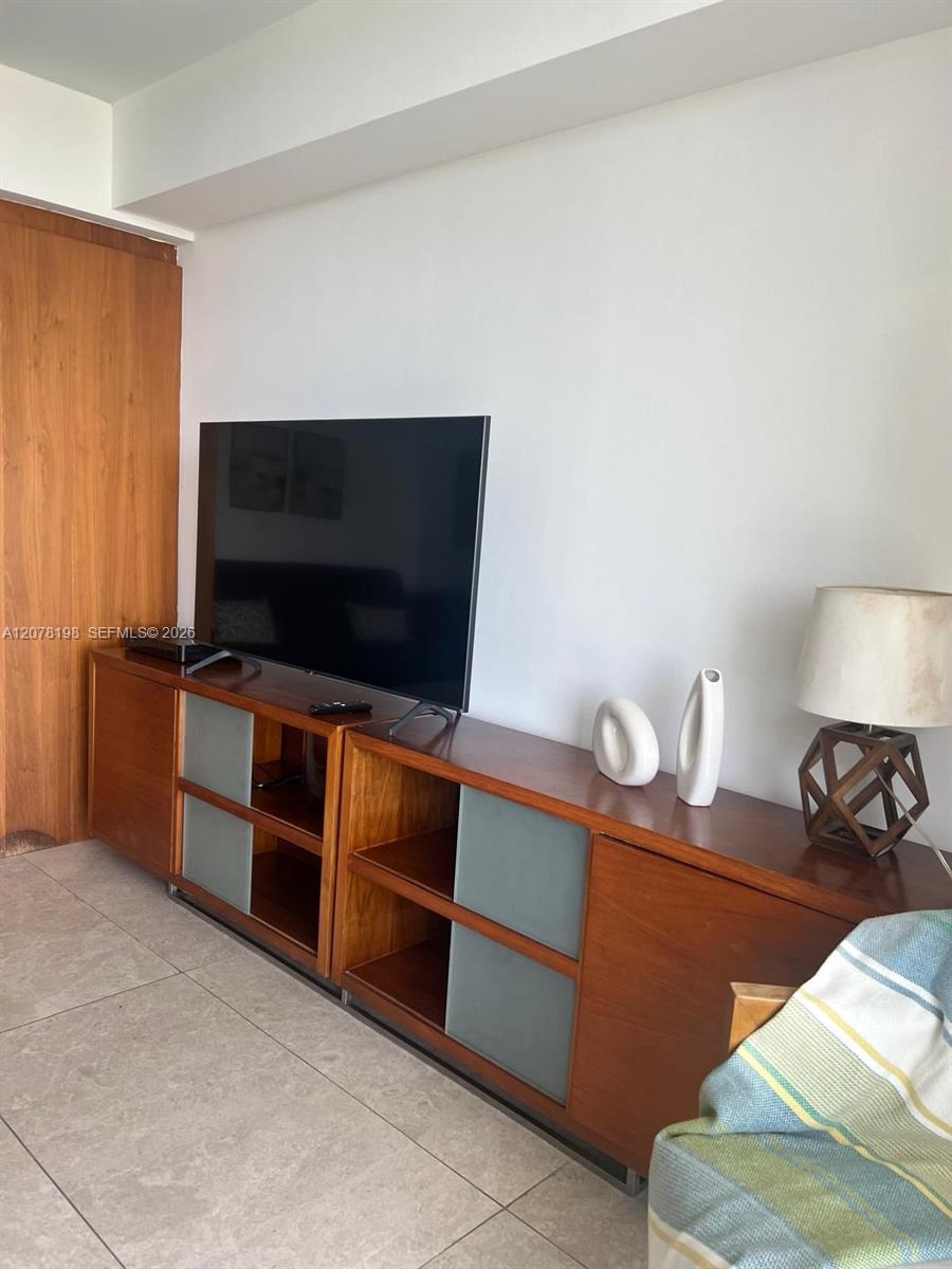 50 Biscayne Blvd # 606 — Photo 2