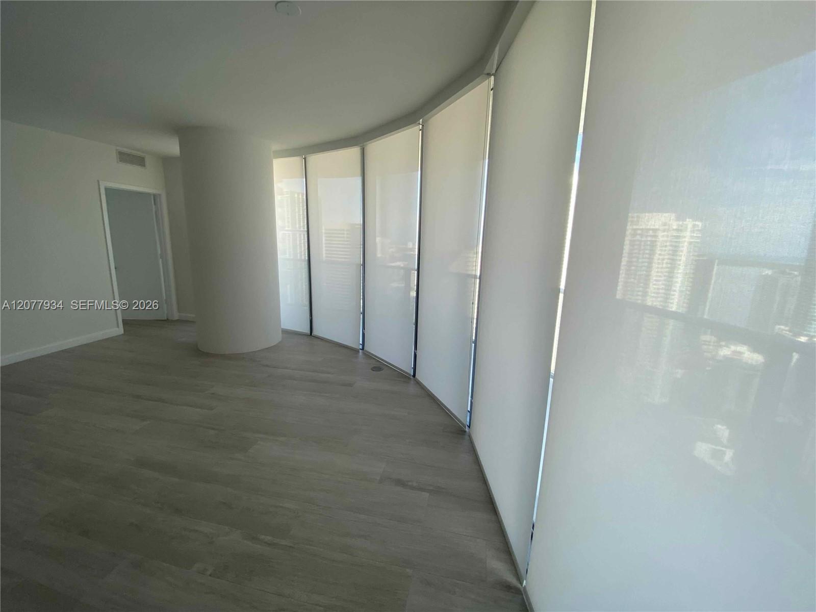 45 SW 9th St # 3703 — Photo 5