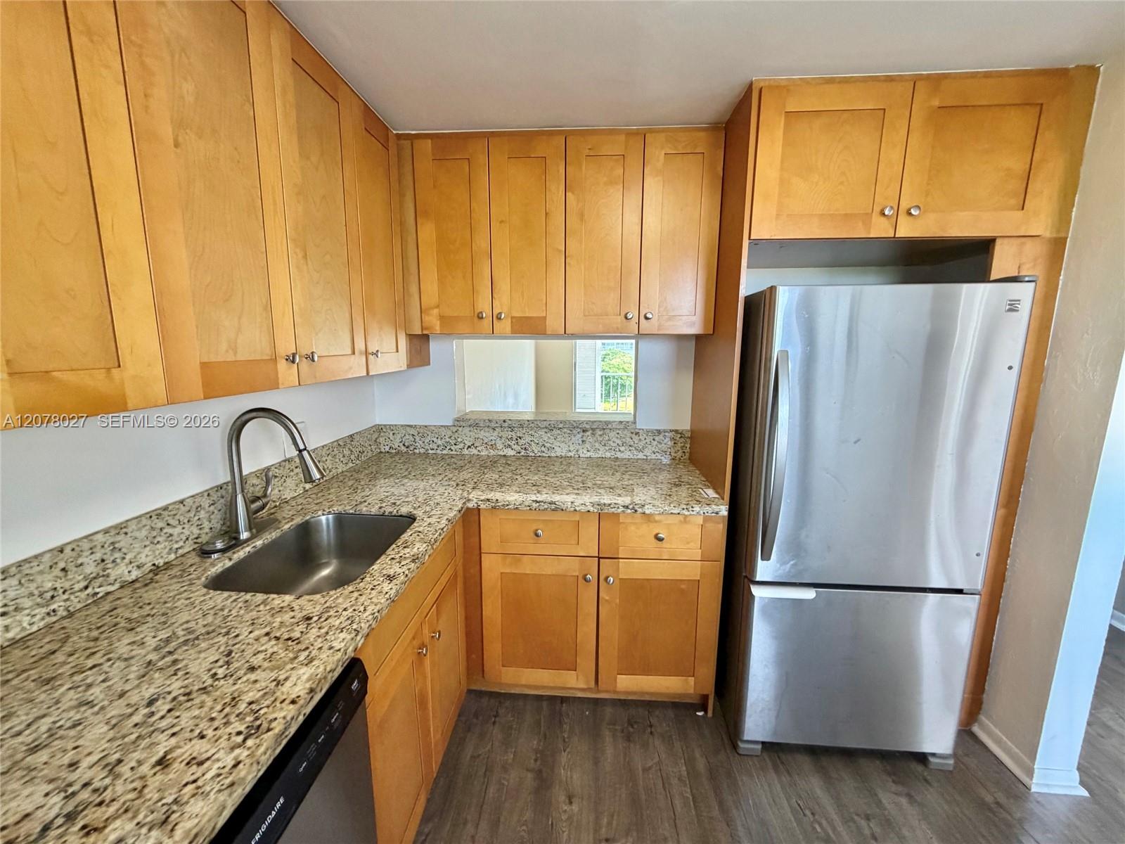 4700 Washington St # 507 — Photo 2