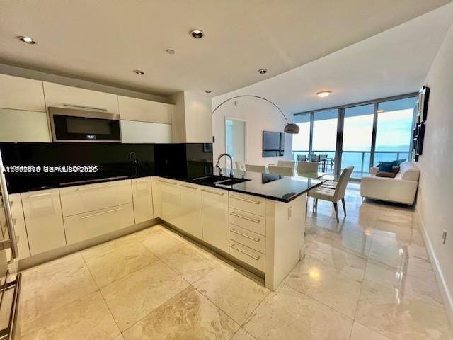 17121 Collins Ave # 1007 — Photo 2
