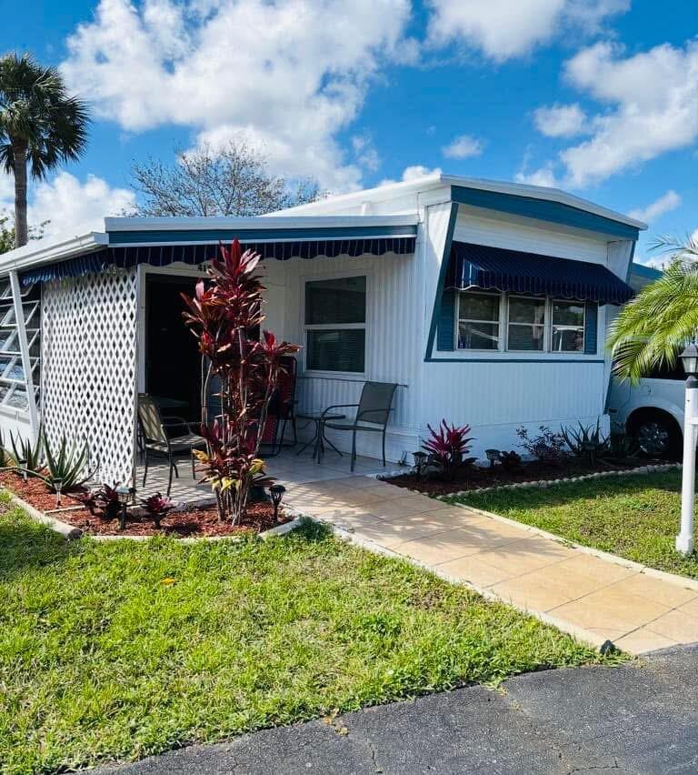 415 Gardenia Court, Deerfield Beach FL 33442