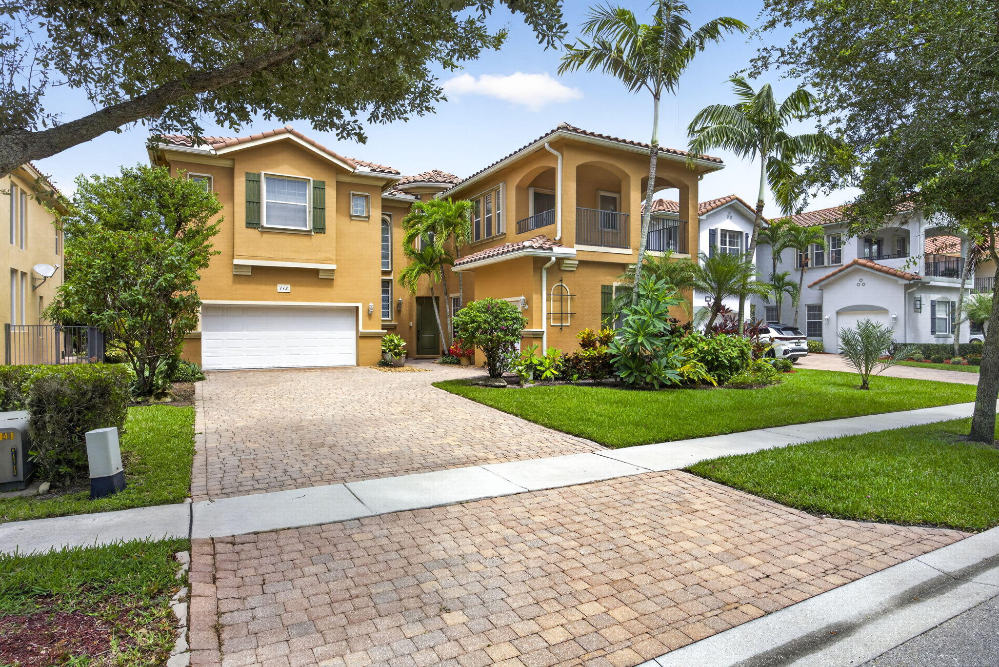 742 Cresta Circle, West Palm Beach FL 33413