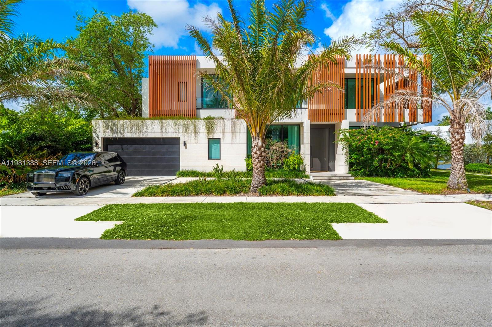 7700 SW 50th Ct, Miami FL 33143