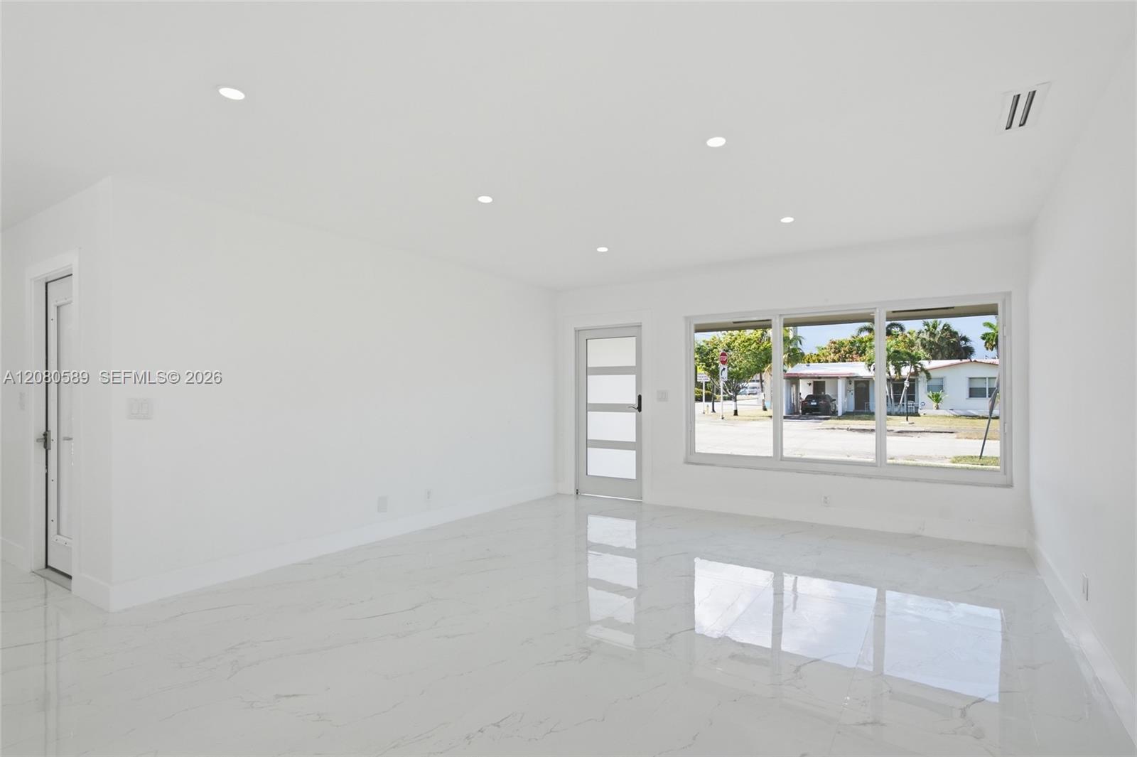824 NW 29th Ct — Photo 5