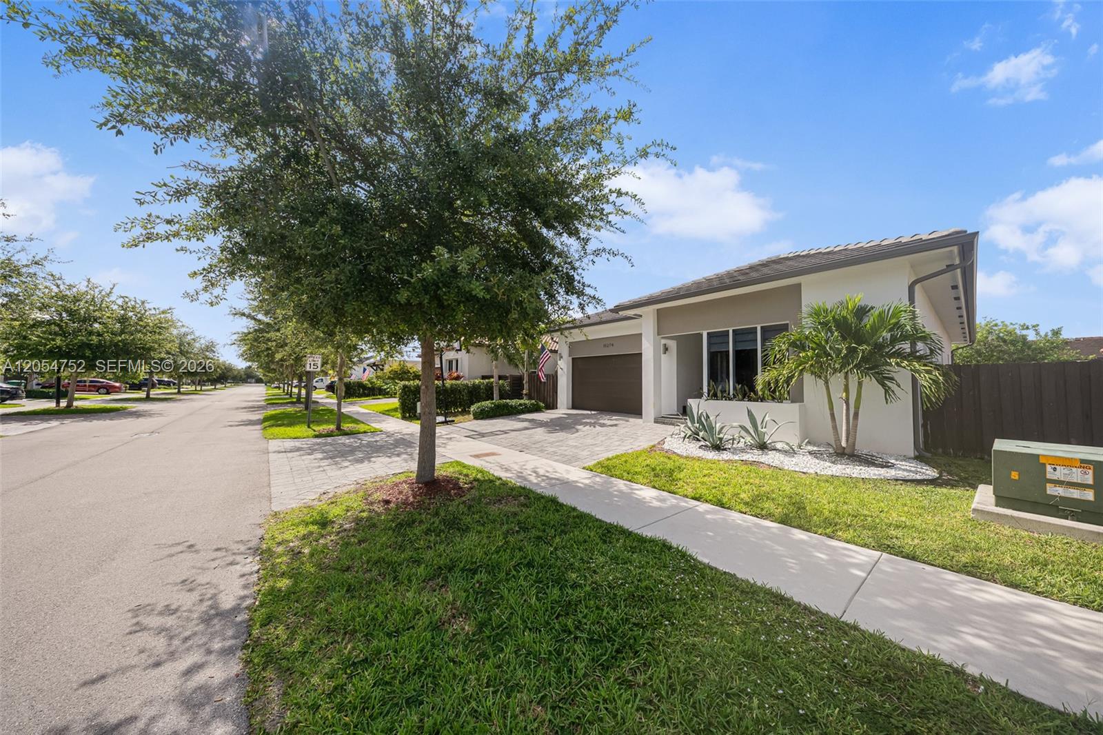 15274 SW 176th Ln — Photo 2