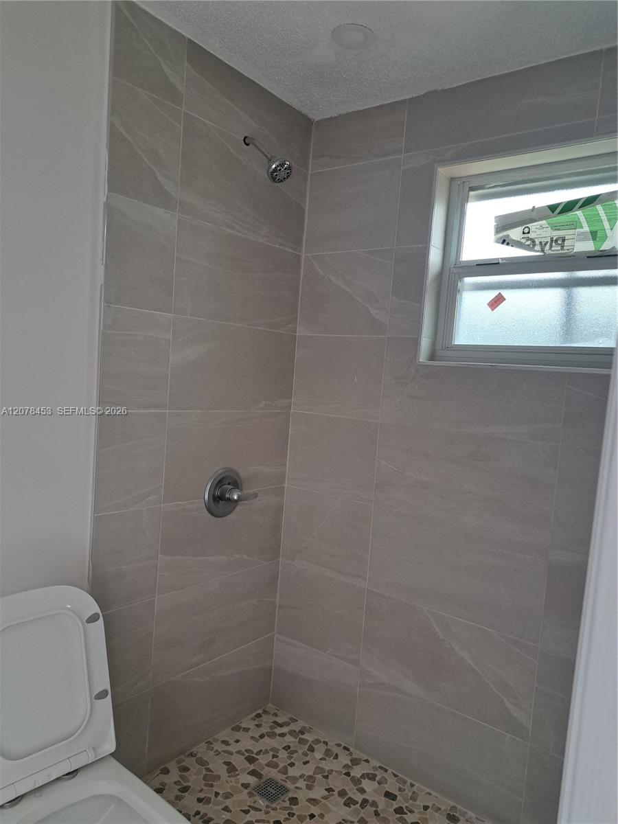 2421 SW 93rd Ct # 1 — Photo 4