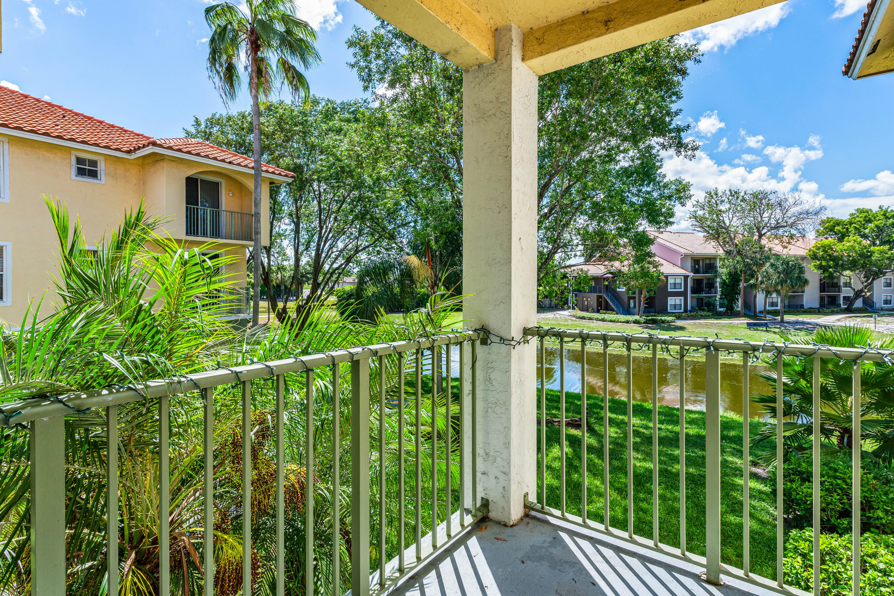 1977 BRANDYWINE Road # 305, West Palm Beach FL 33409