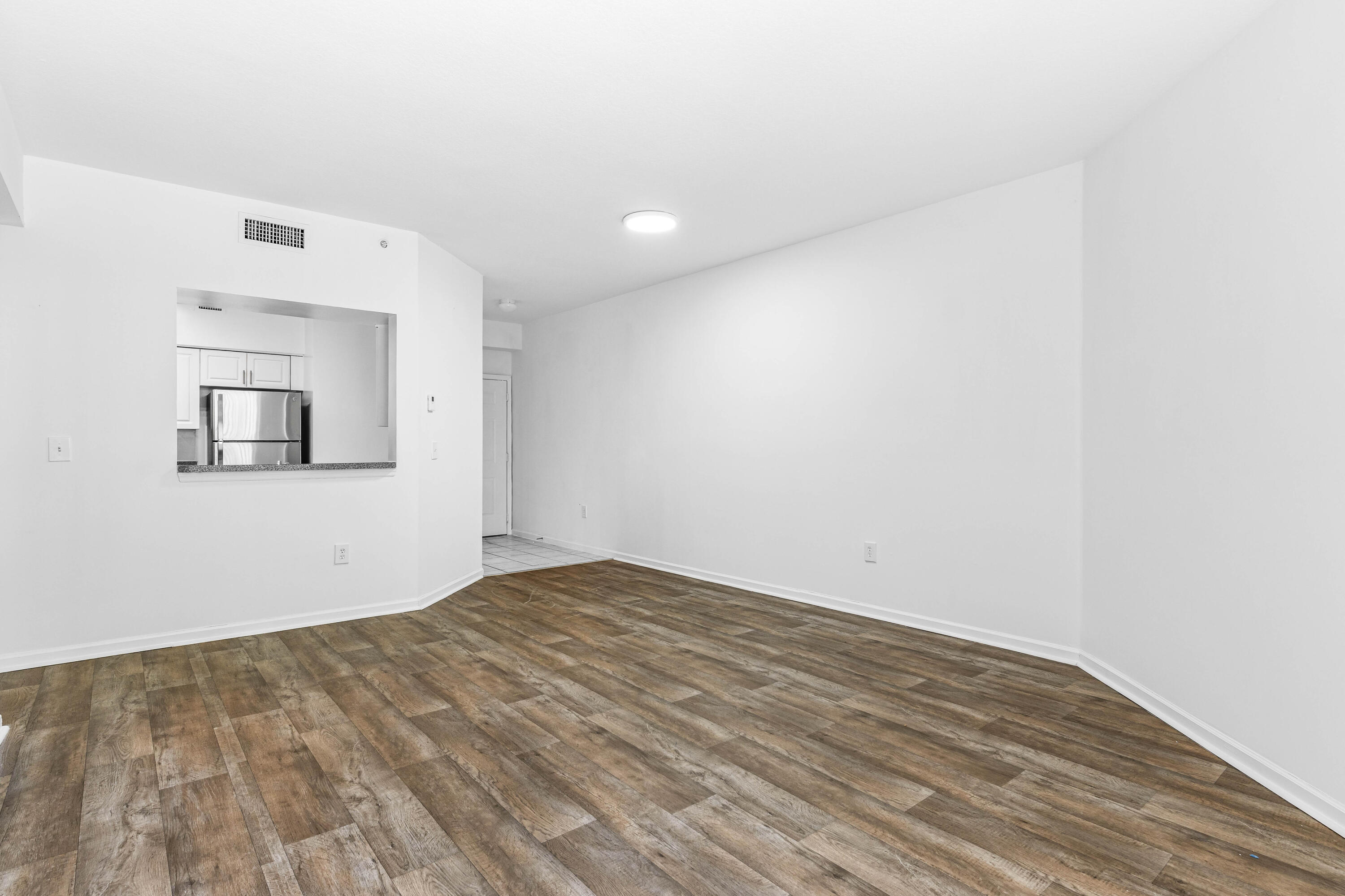 1977 BRANDYWINE Road # 305 — Photo 4