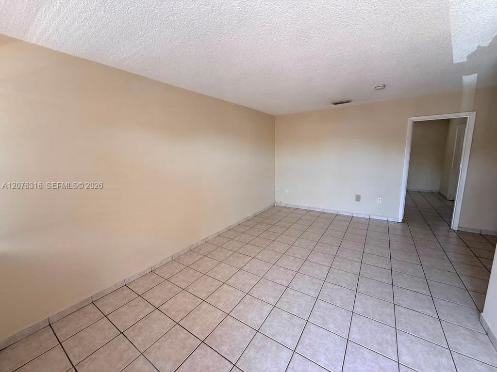 1154 W 35th St # 223, Hialeah FL 33012