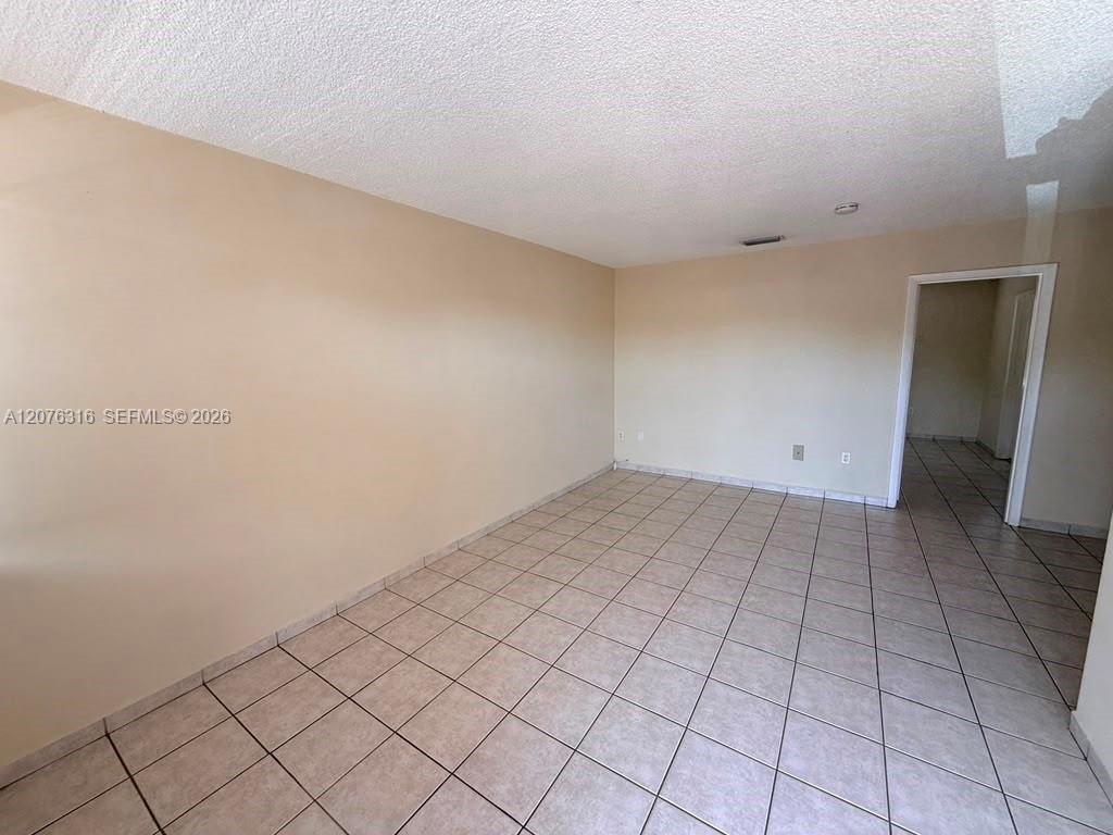 1154 W 35th St # 223 — Photo 2