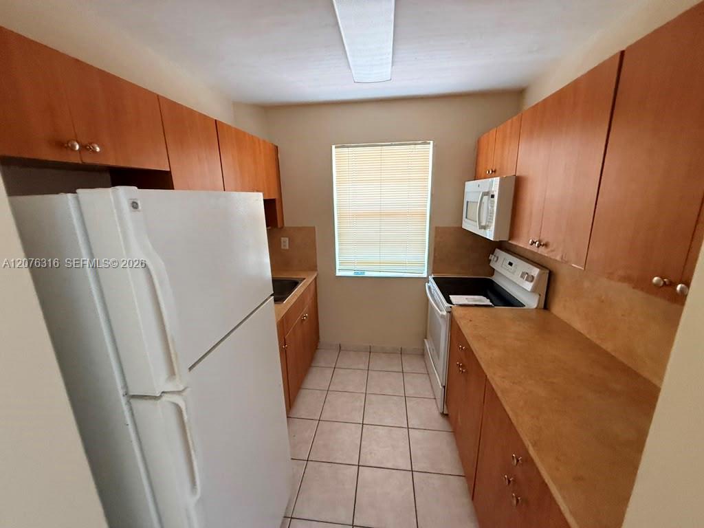1154 W 35th St # 223 — Photo 5