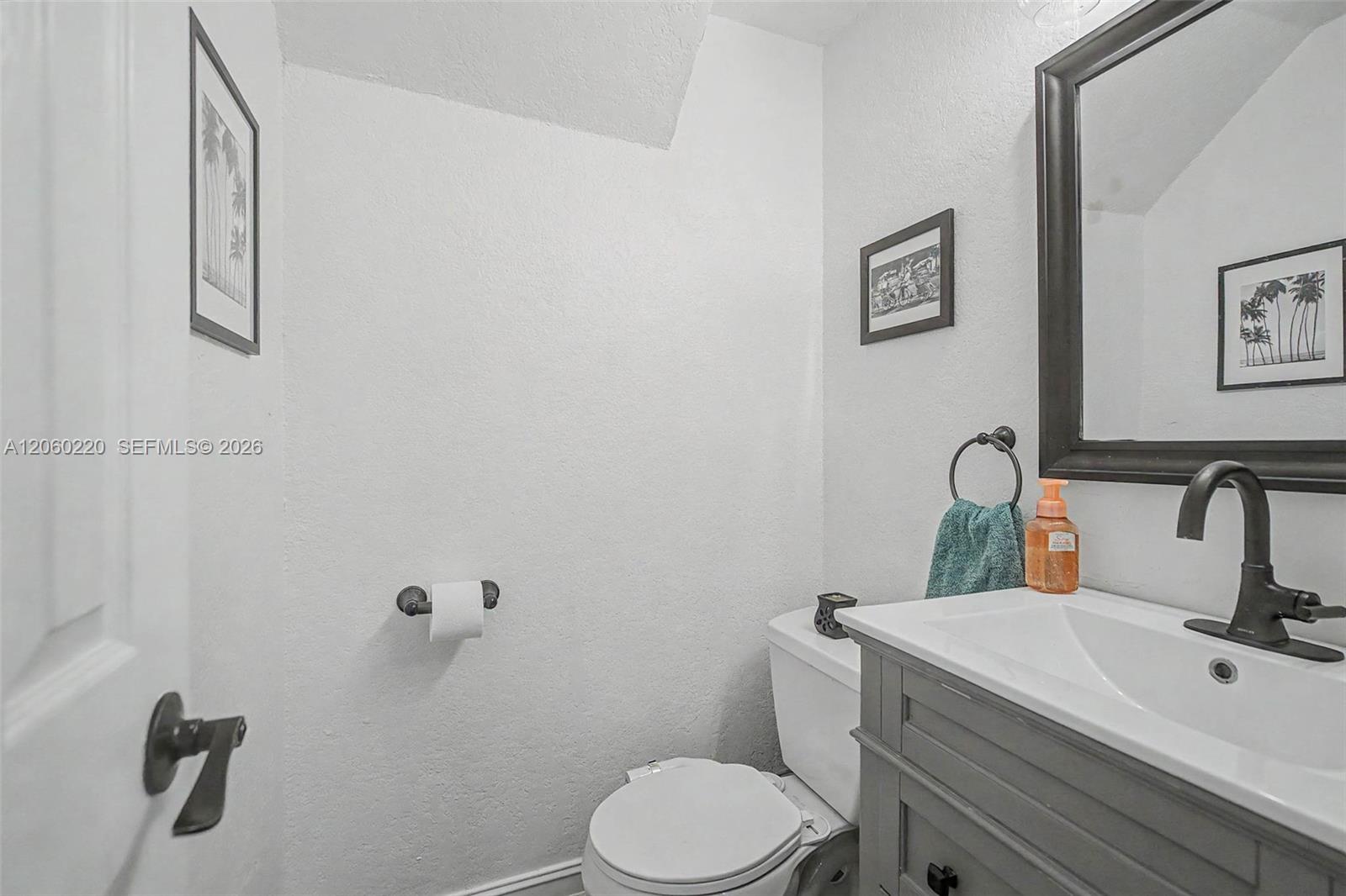 9712 SW 57th St — Photo 5