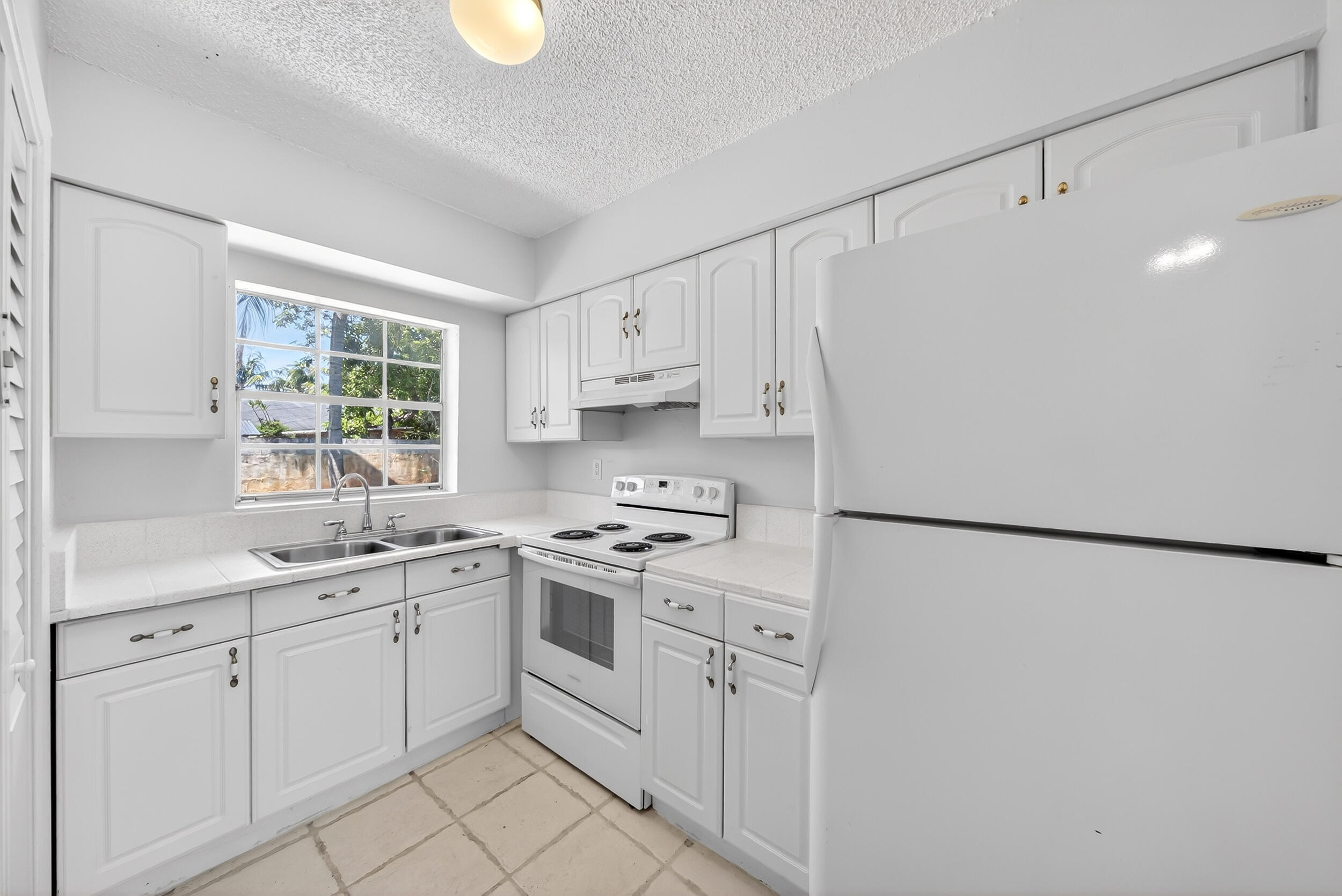 121 NW 56th Court # 2 — Photo 4