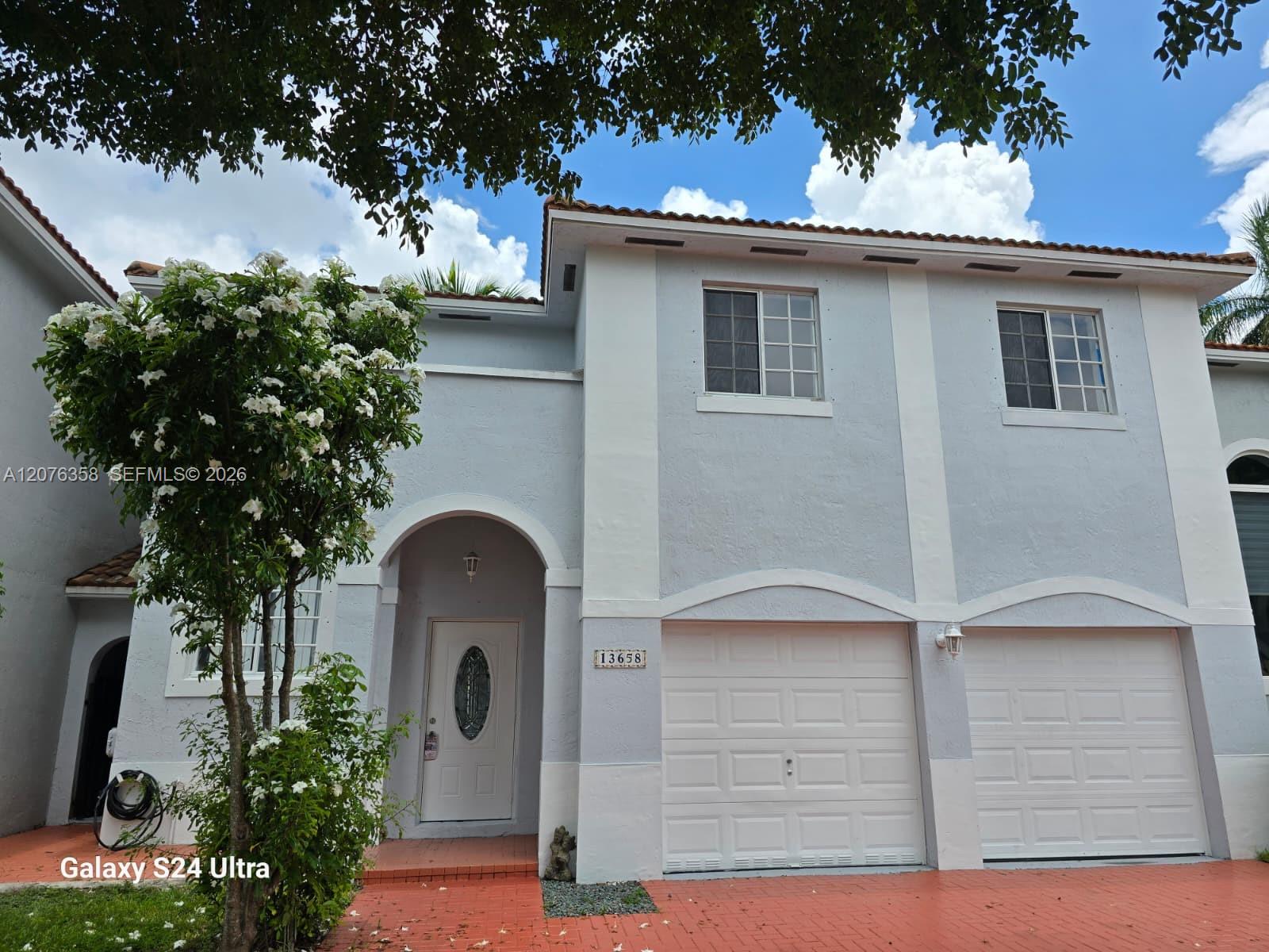 13658 SW 142nd Ter — Photo 2