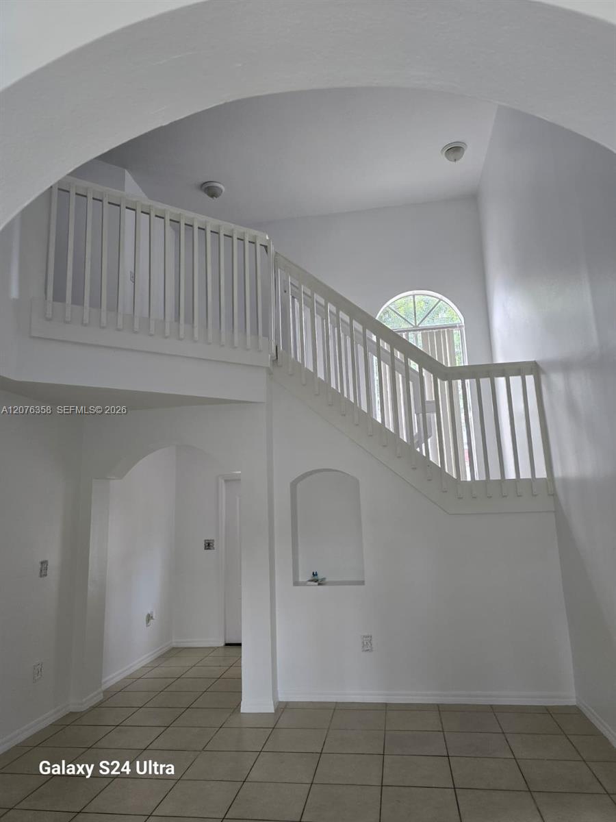 13658 SW 142nd Ter — Photo 4