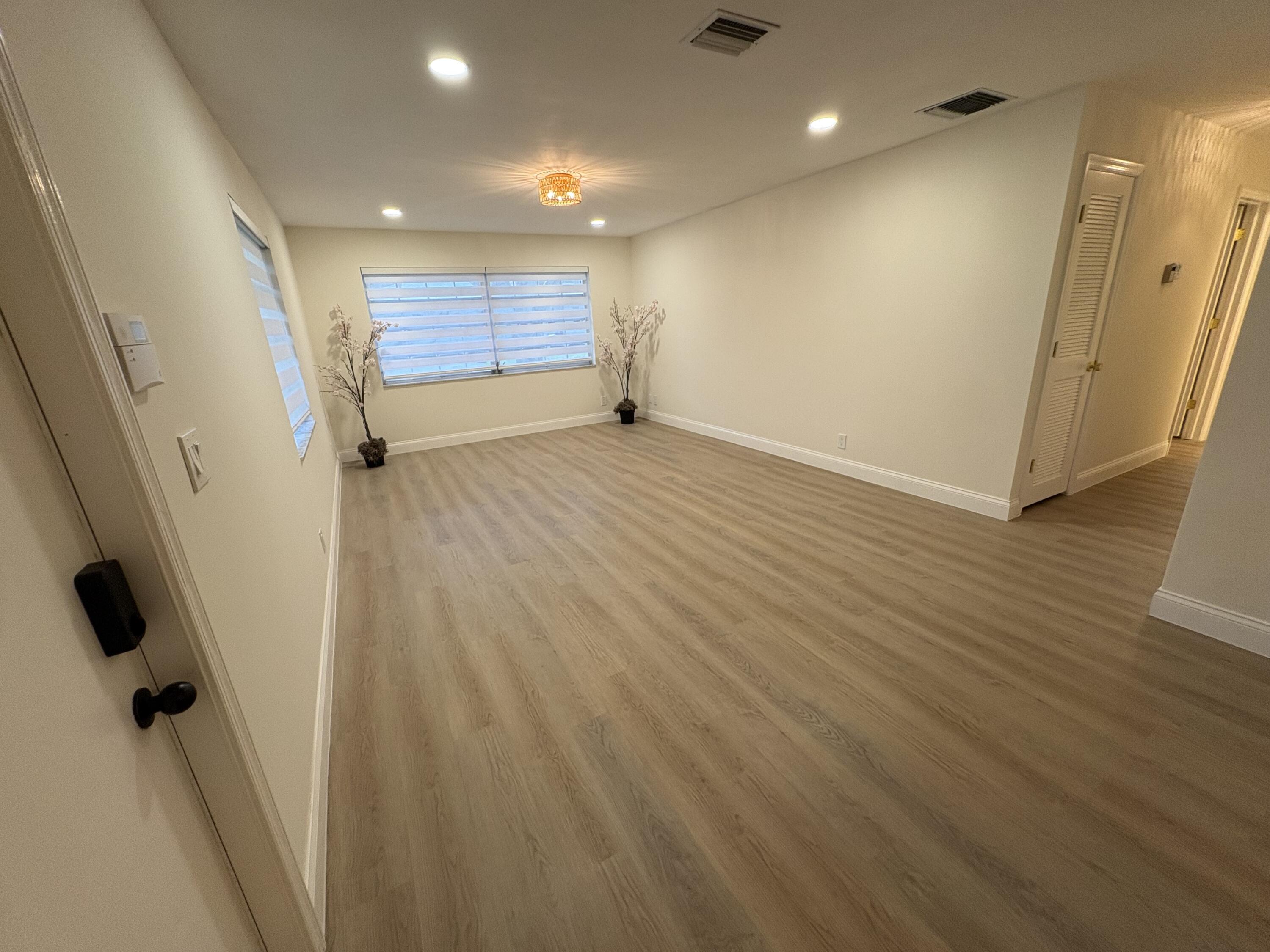 10170 S 44th Way S — Photo 5