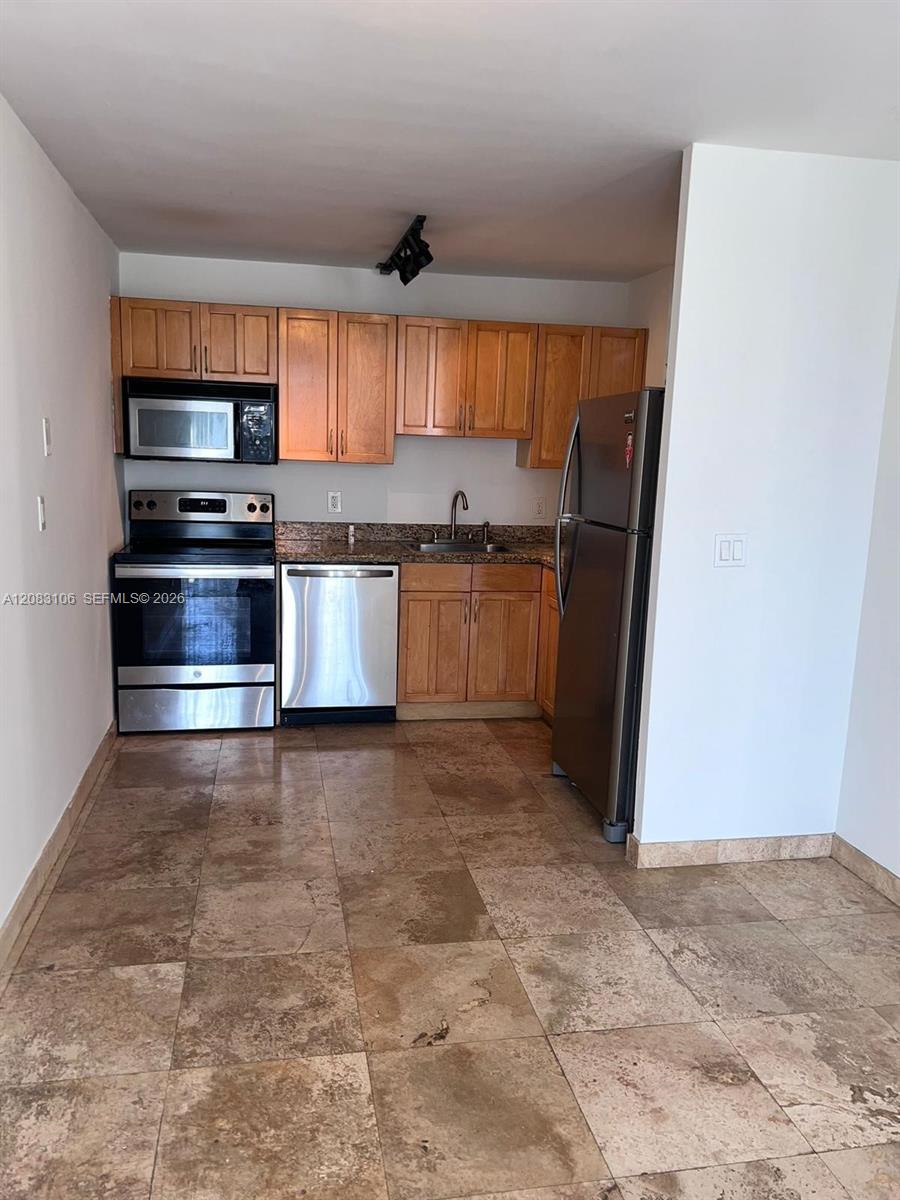 1801 S Treasure Dr # 429 — Photo 2