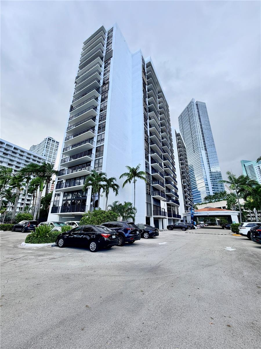 1450 Brickell Bay Dr # 1410 — Photo 3