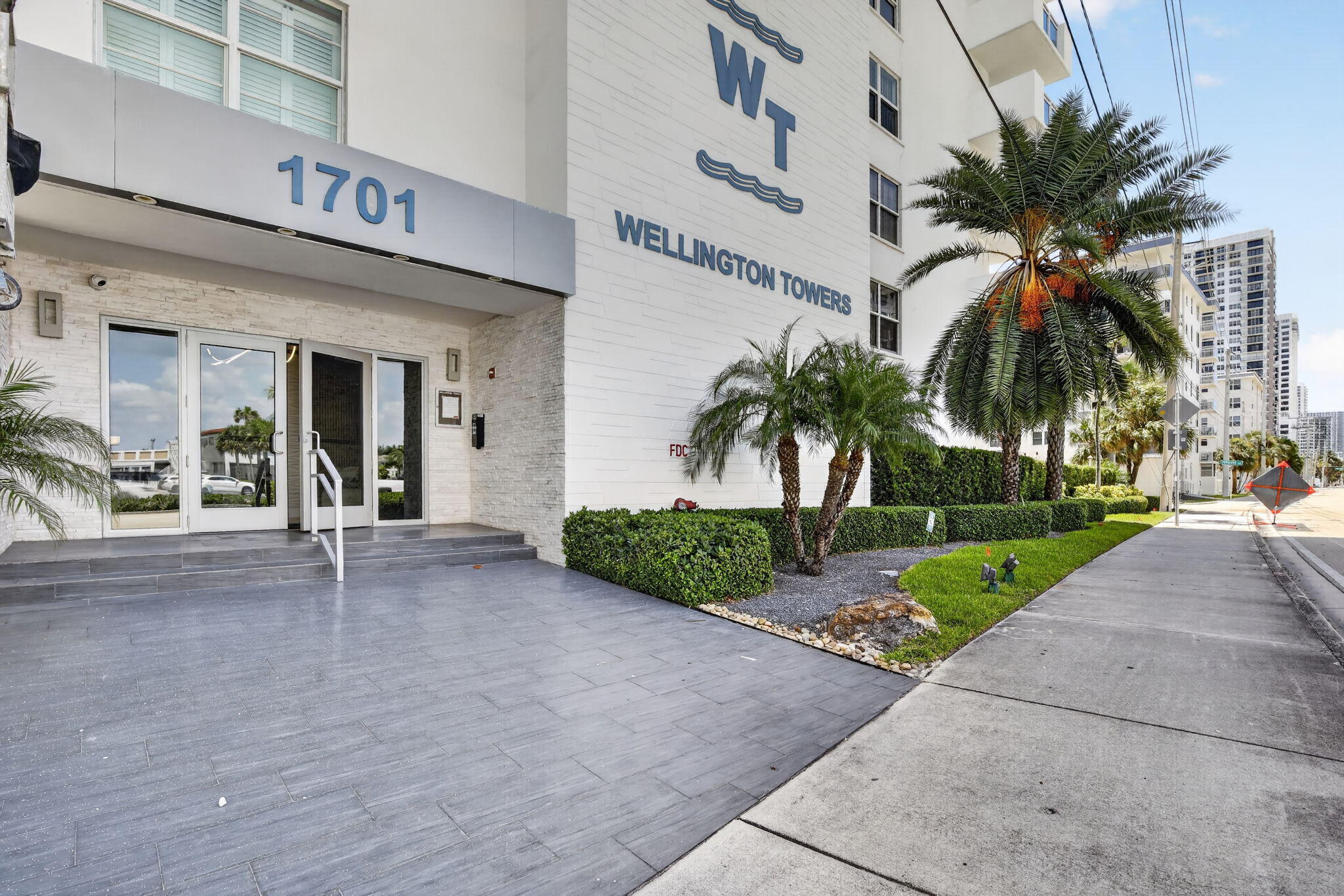 1701 S OCEAN Drive # 902 — Photo 5